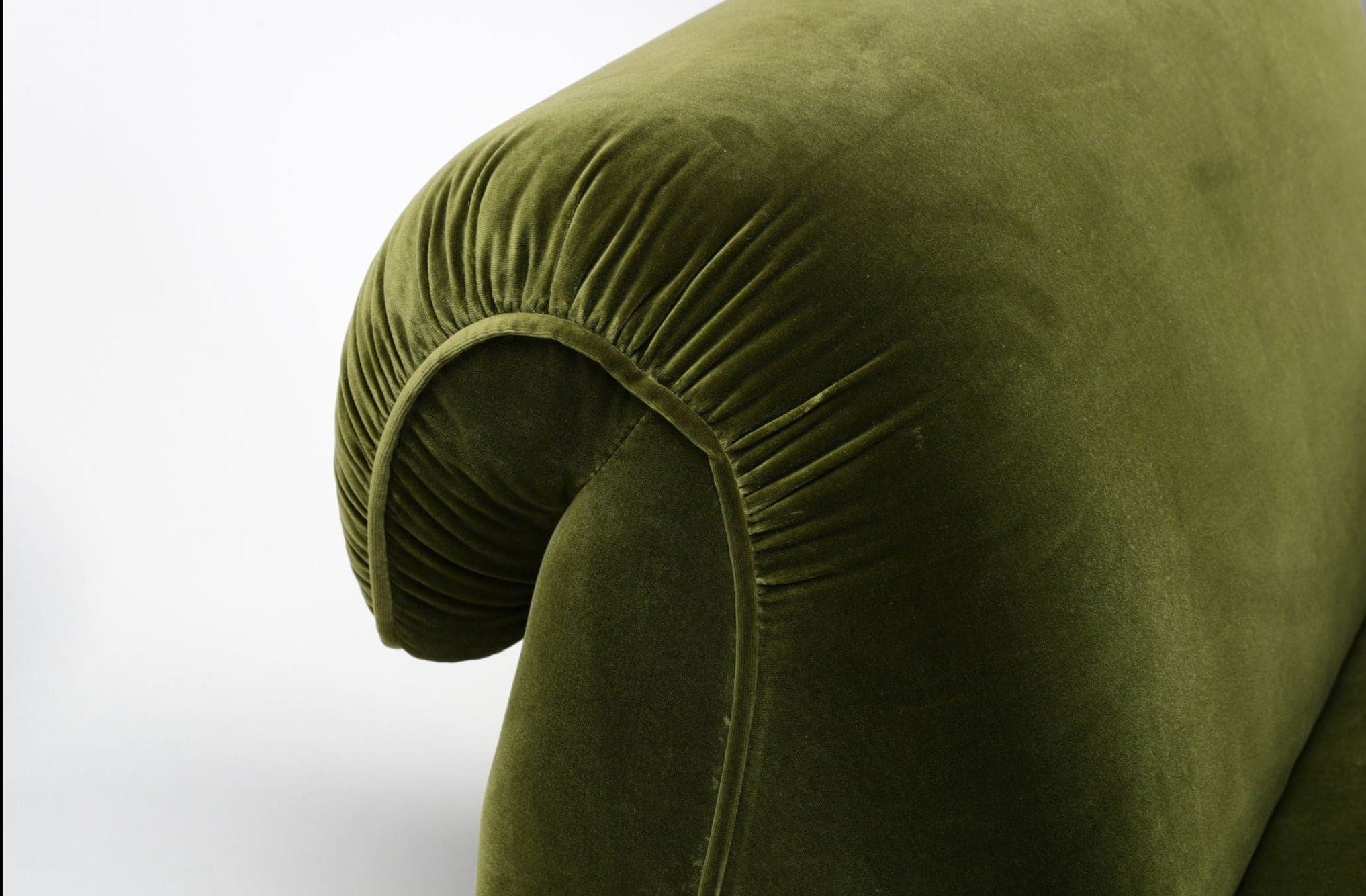 Icon Sofa replica - plush sofa by Michele Menescardi for Natuzzi Italia.