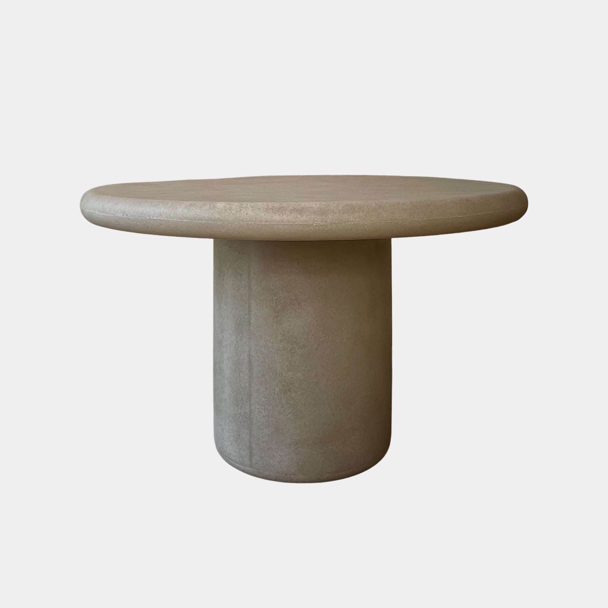 Kar Studio | Round Table - The Feelter