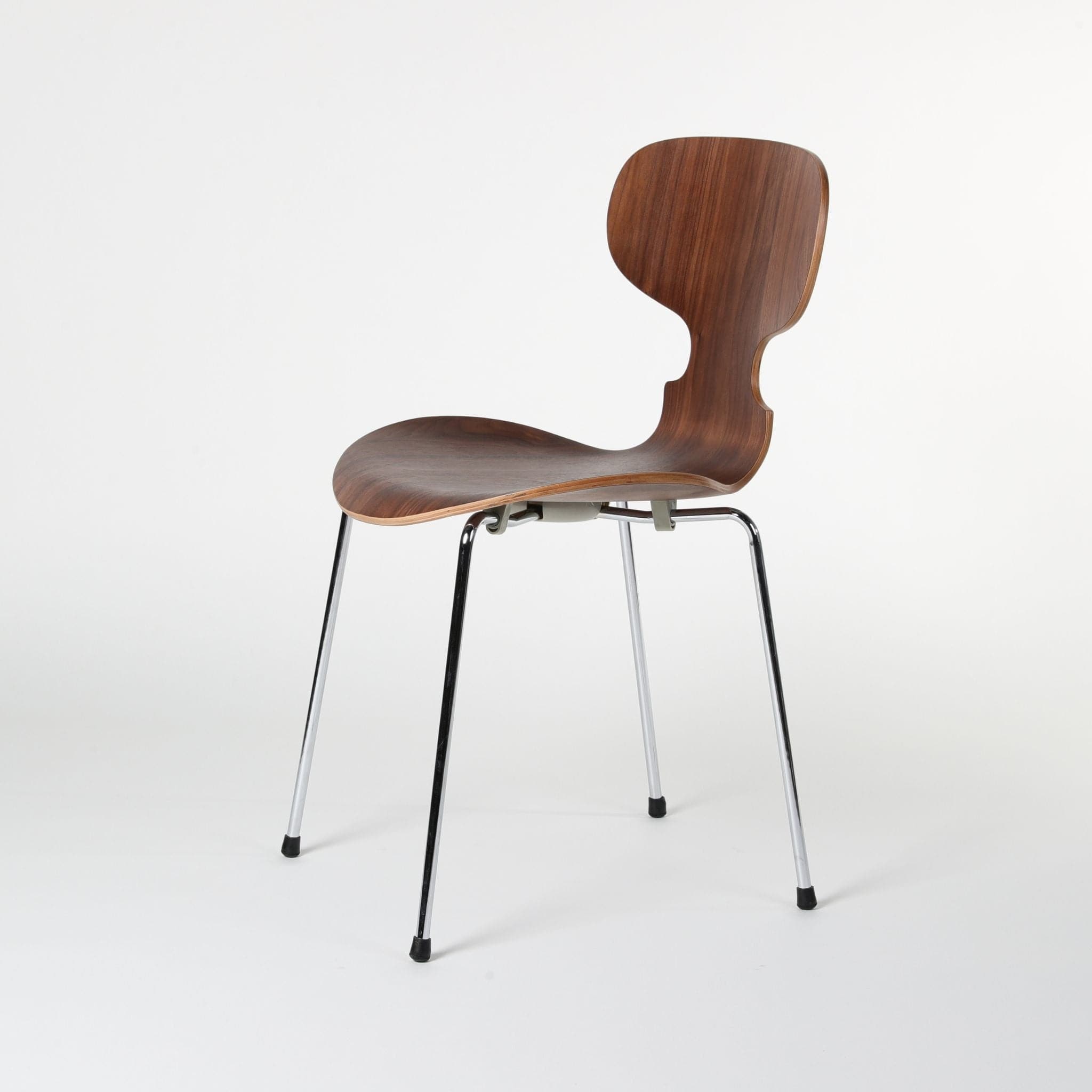 Ant Chair | Arne Jacobsen Replica - The Feelter