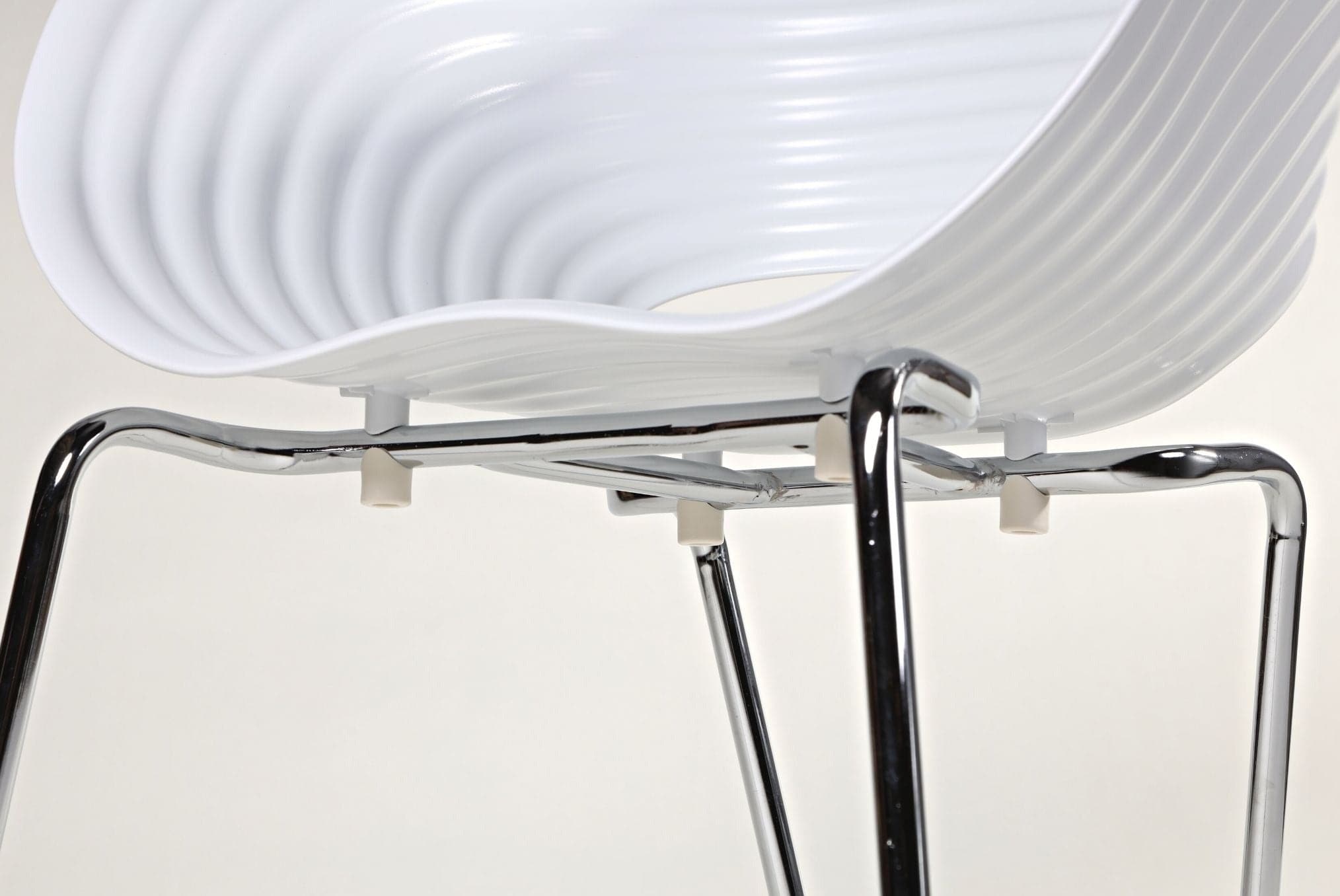 Tom Vac Chair Replica | The Feelter