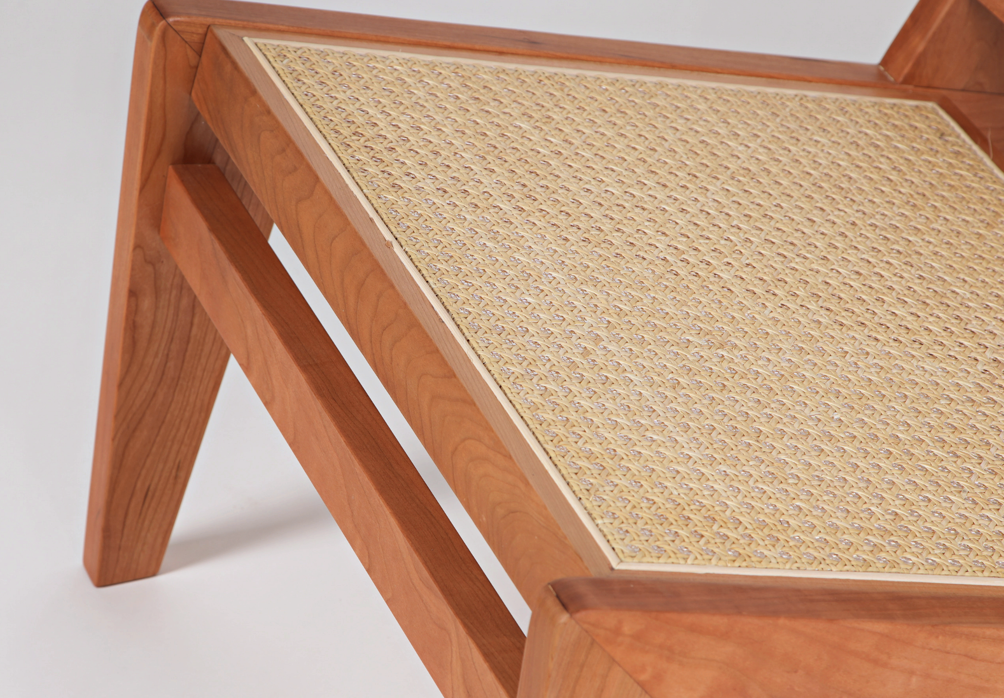 Kangaroo Chair Replica | The Feelter