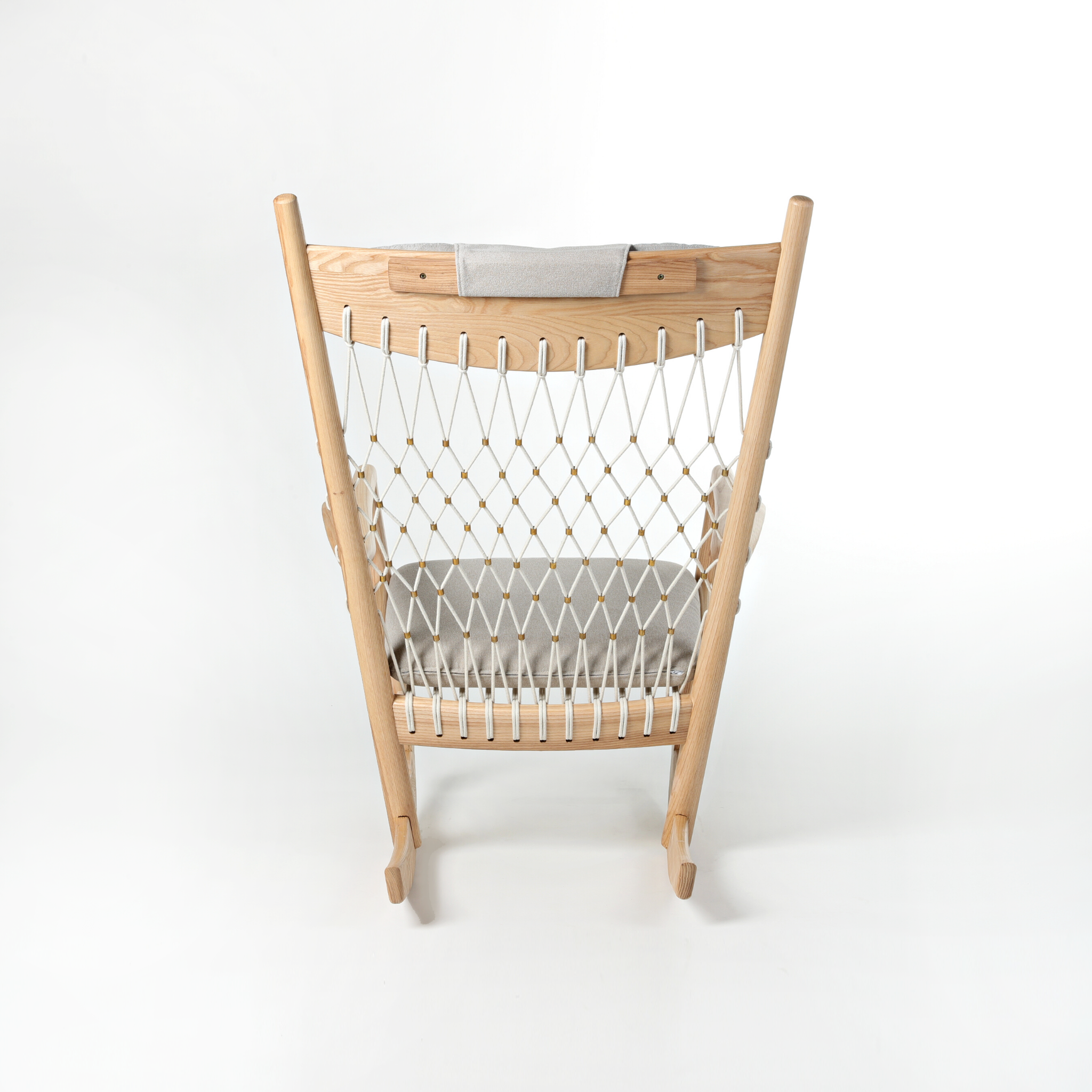 PP124 Rocking Chair Replica | The Feelter