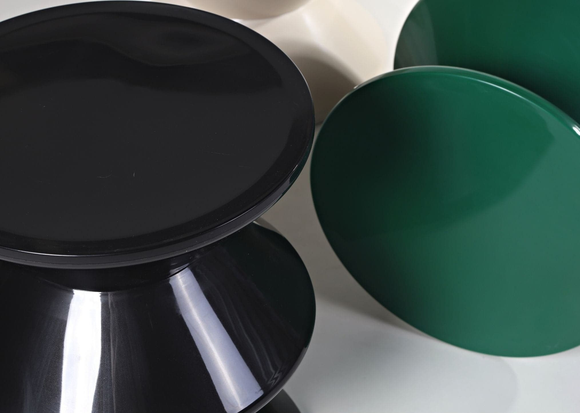 Hourglass Stool - The Feelter