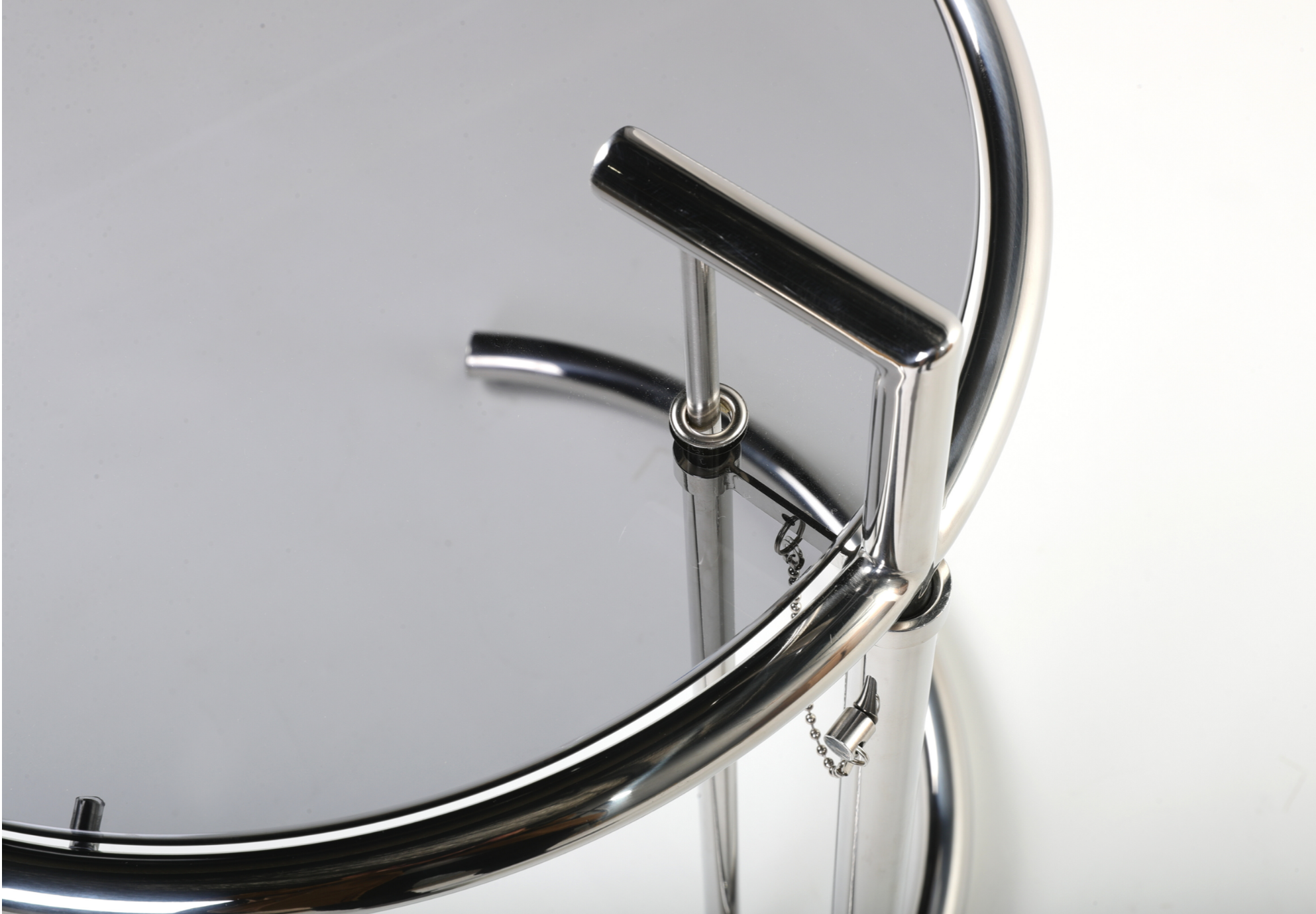 E1027 Adjustable Table Replica | The Feelter