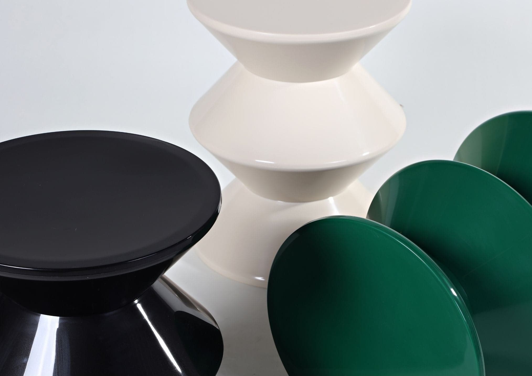 Hourglass Stool - The Feelter