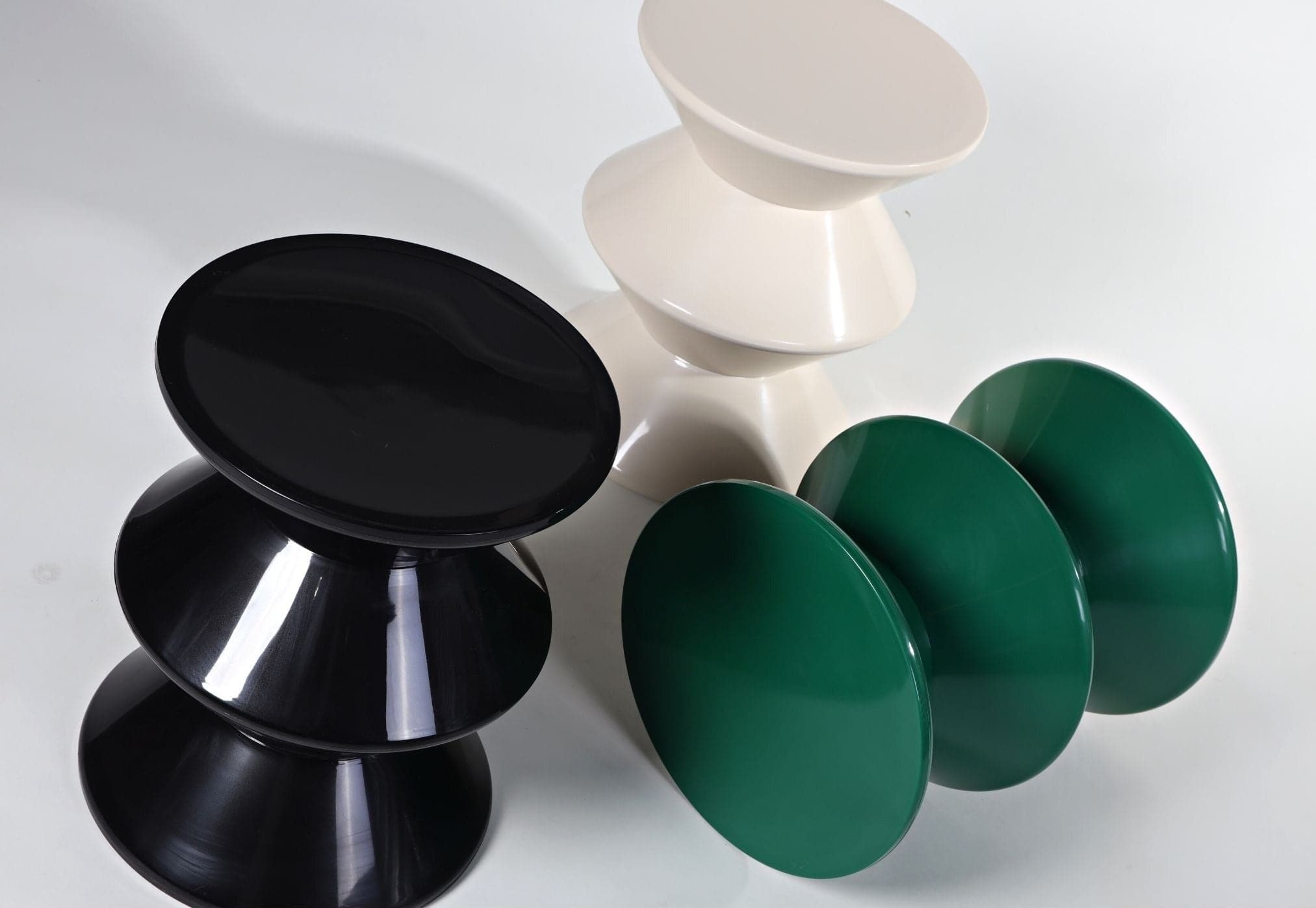 Hourglass Stool - The Feelter