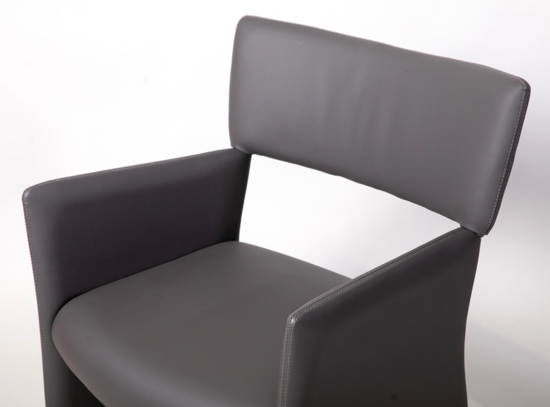 Replica Crown Easy Chair