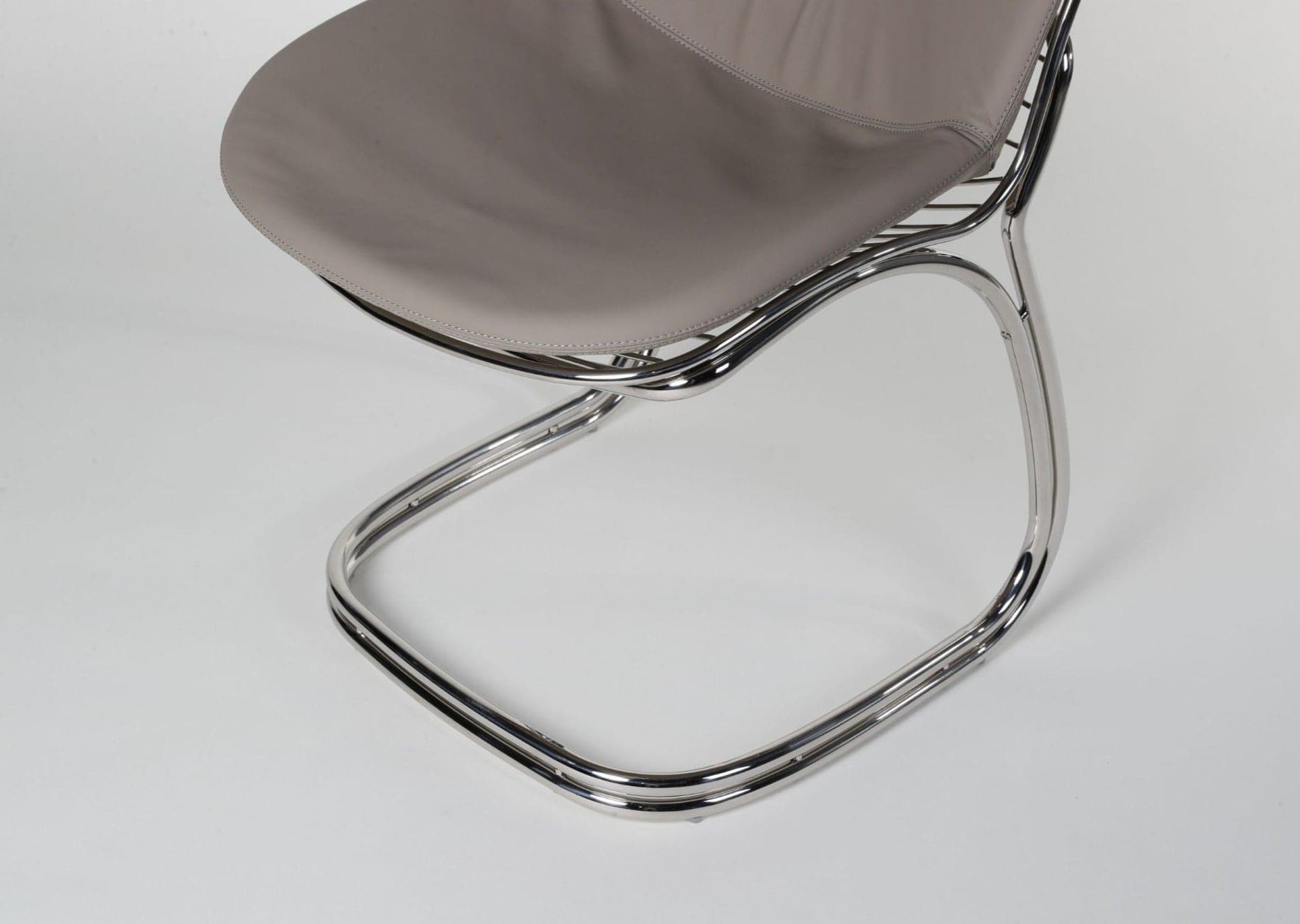 Sabrina Chair Replica | The Feelter