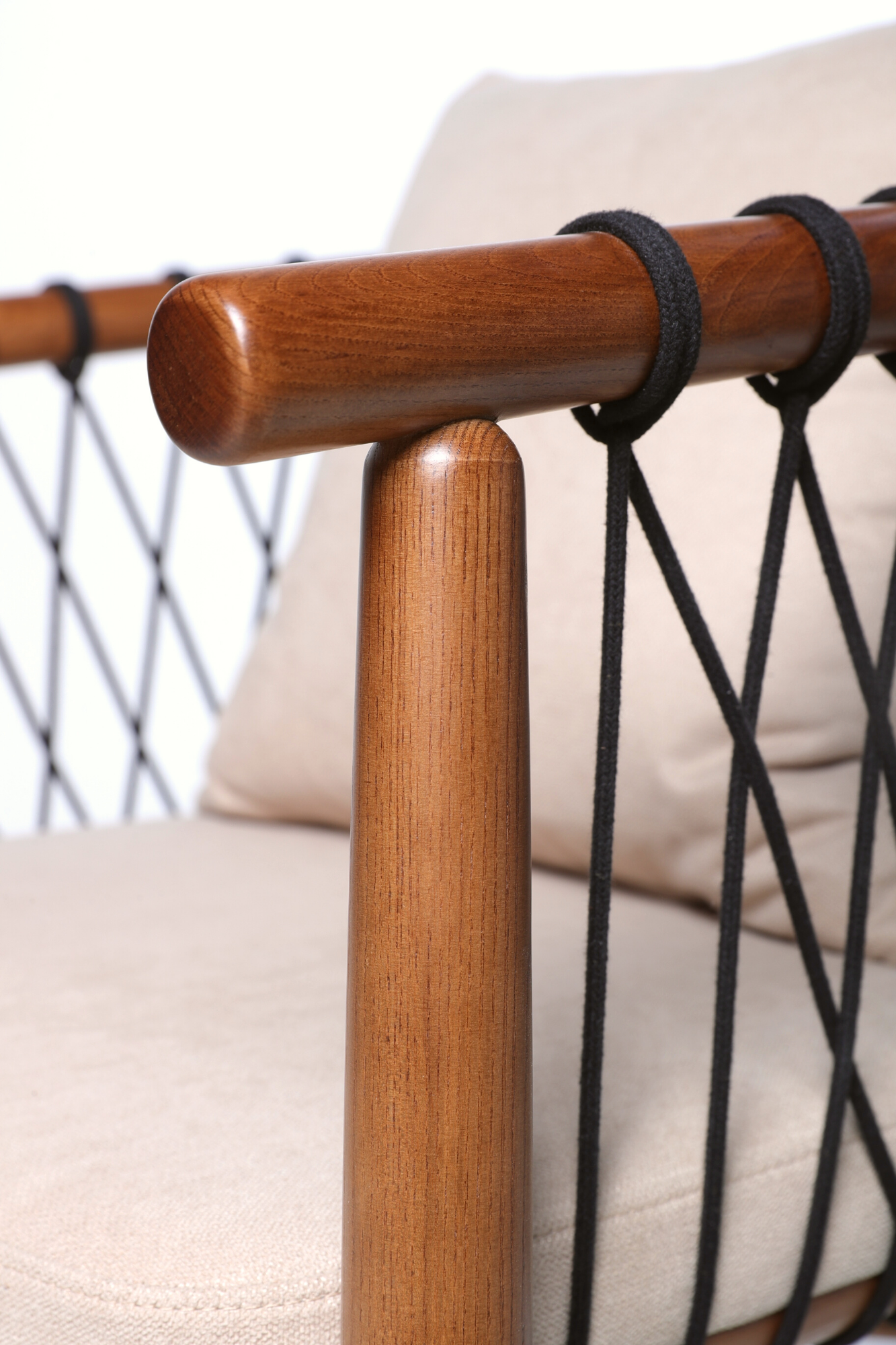 Crosshatch Chair Replica | The Feelter