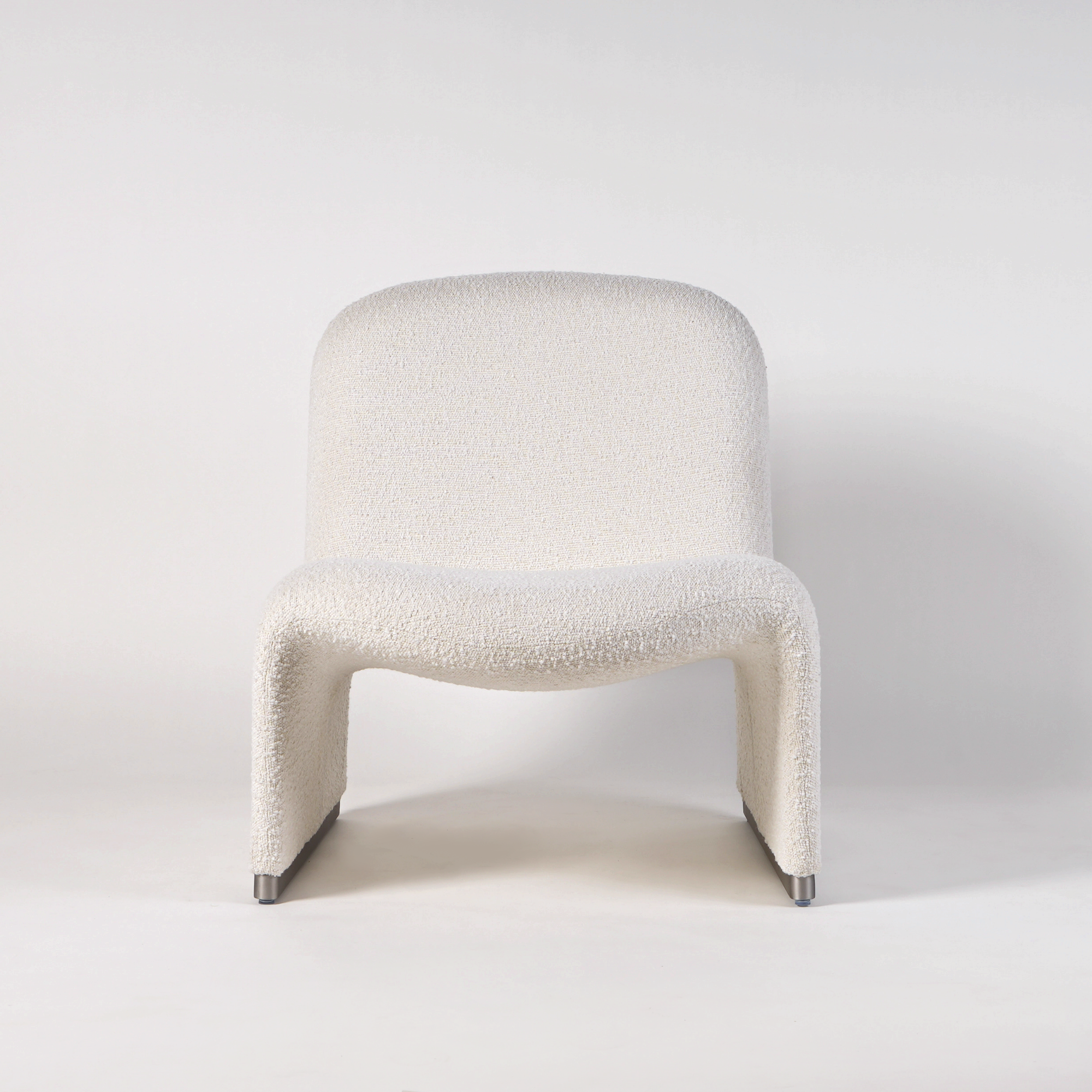Alky Chair Replica | The Feelter