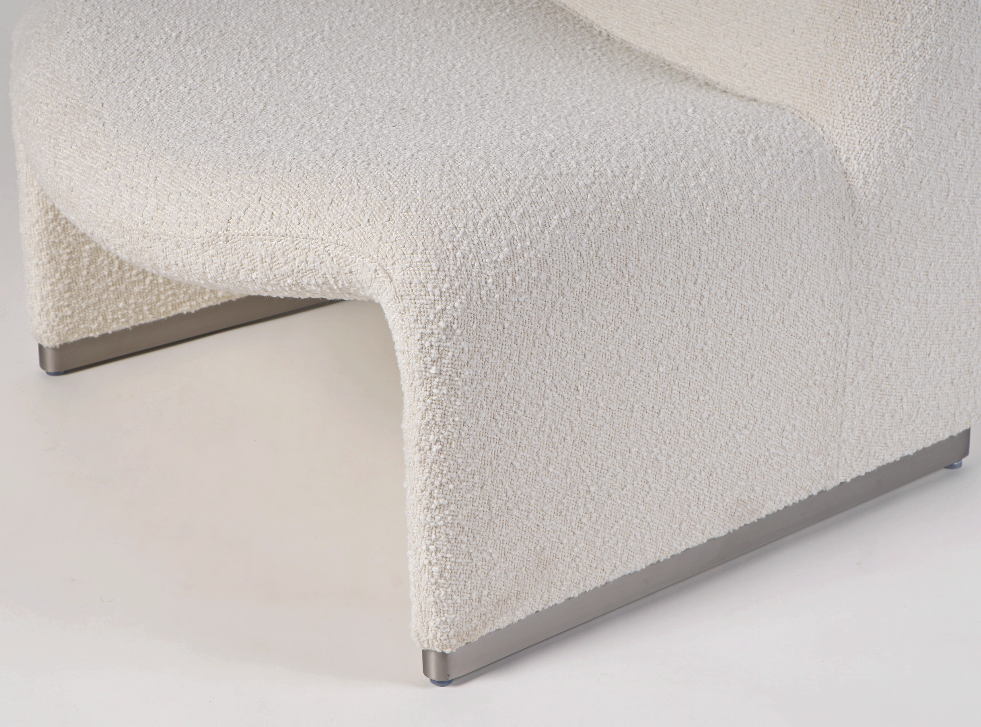 Alky Chair Replica | The Feelter