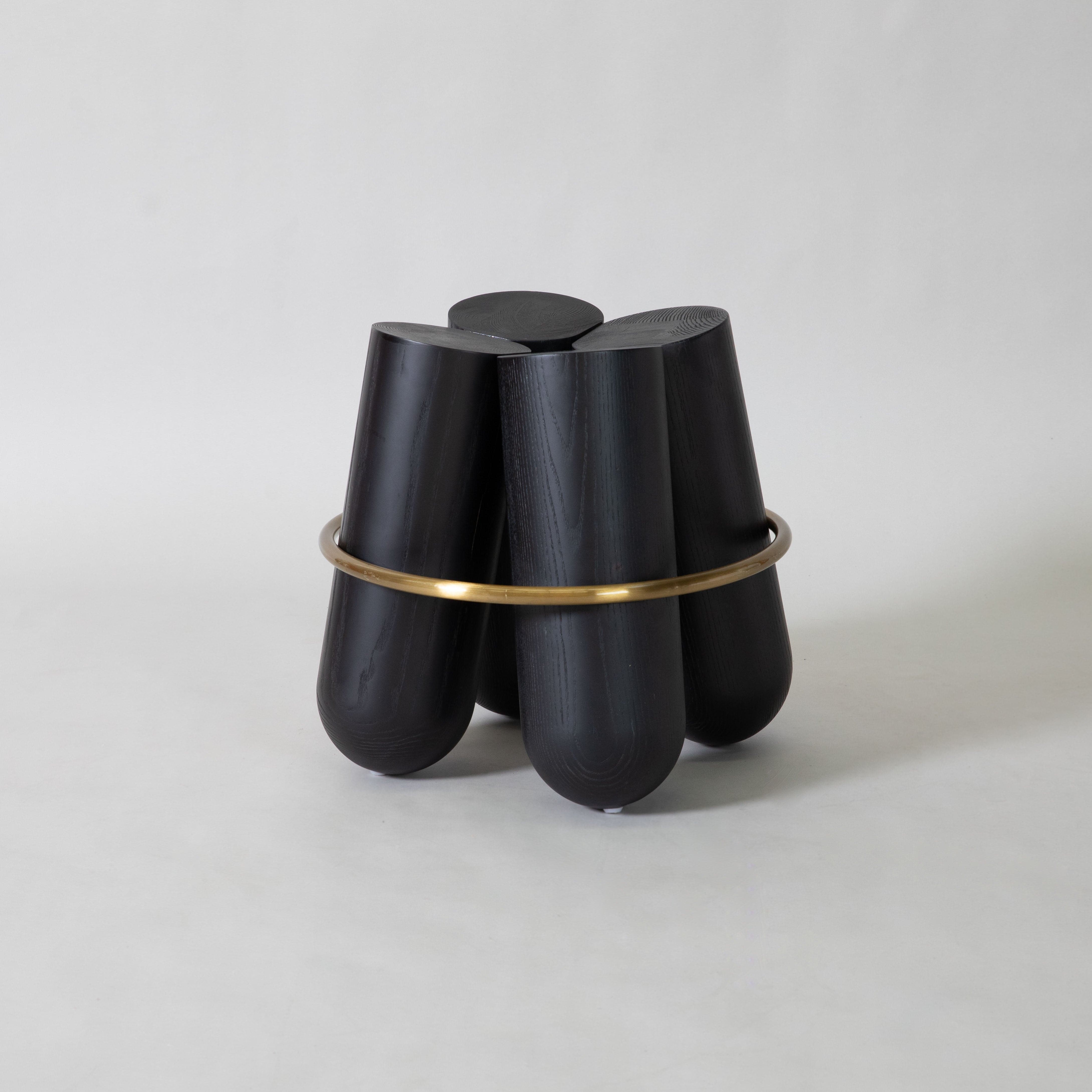 Bolzen Stool