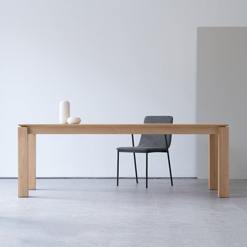 Vemb Dining Table - The Feelter