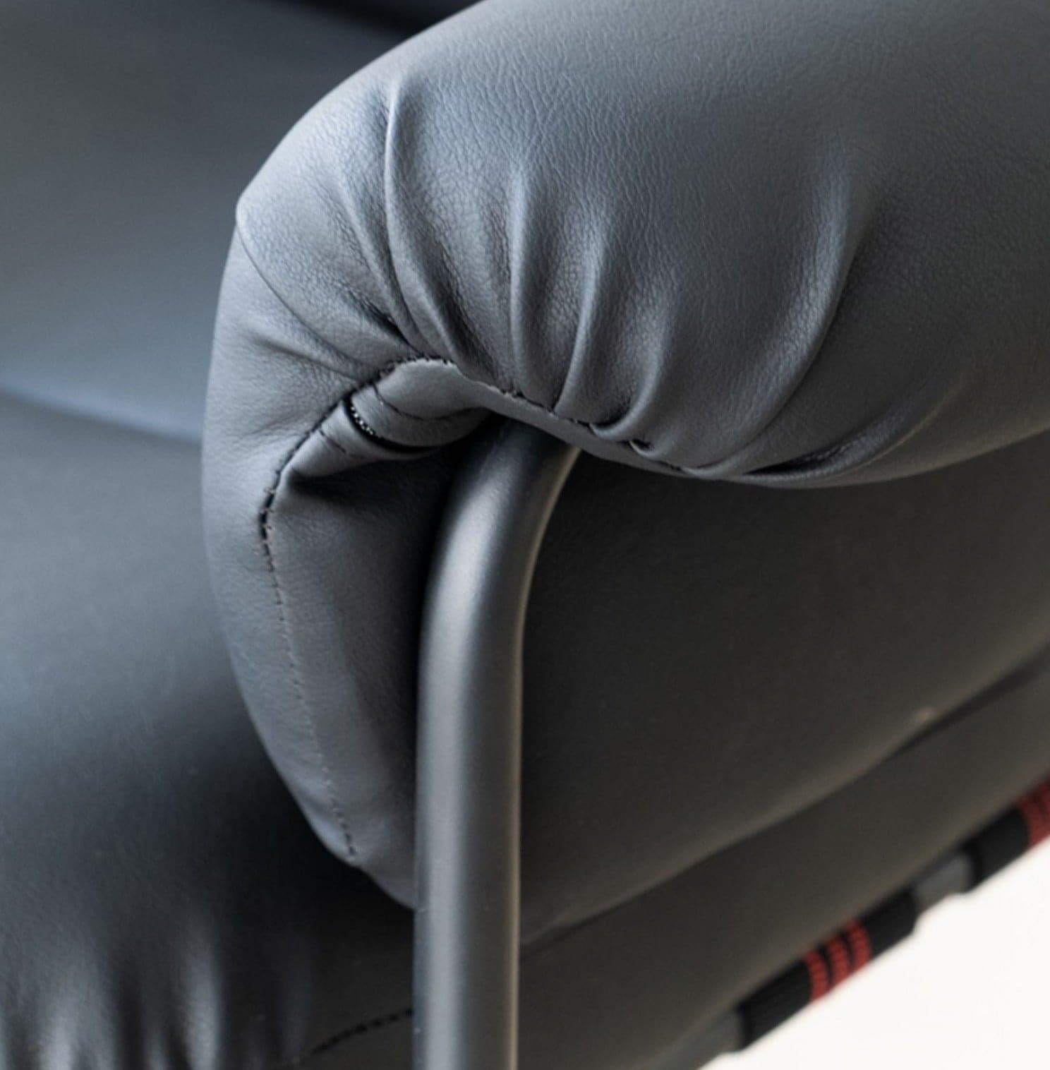 Oslo Armchair - The Feelter