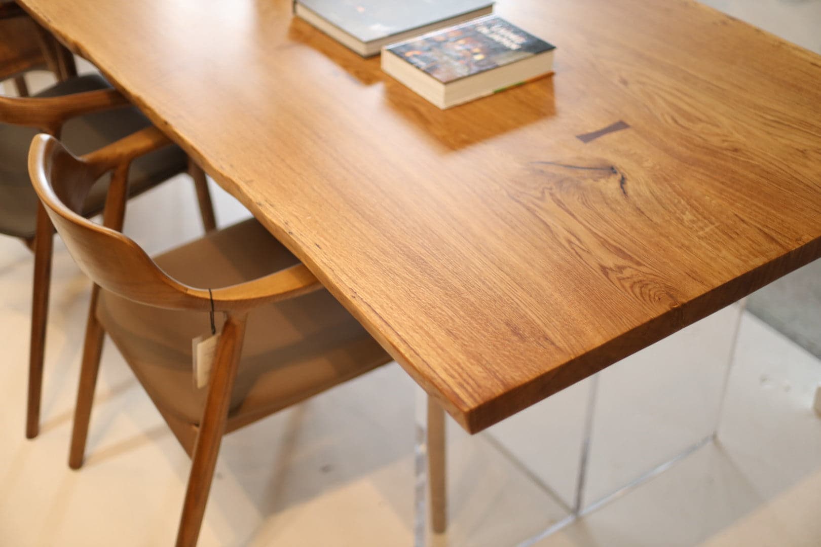 French White Oak Dining Table - The Feelter