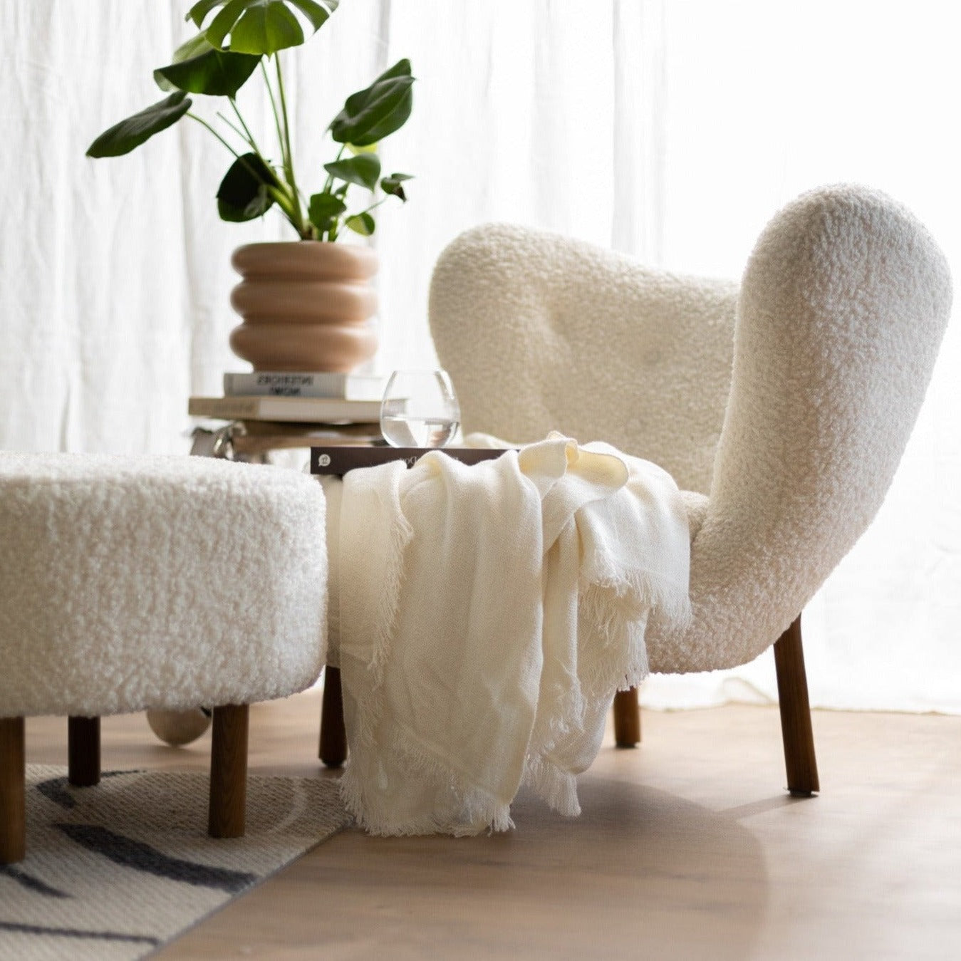 Agnes Wool Armchair - Short Hair | The Feelter