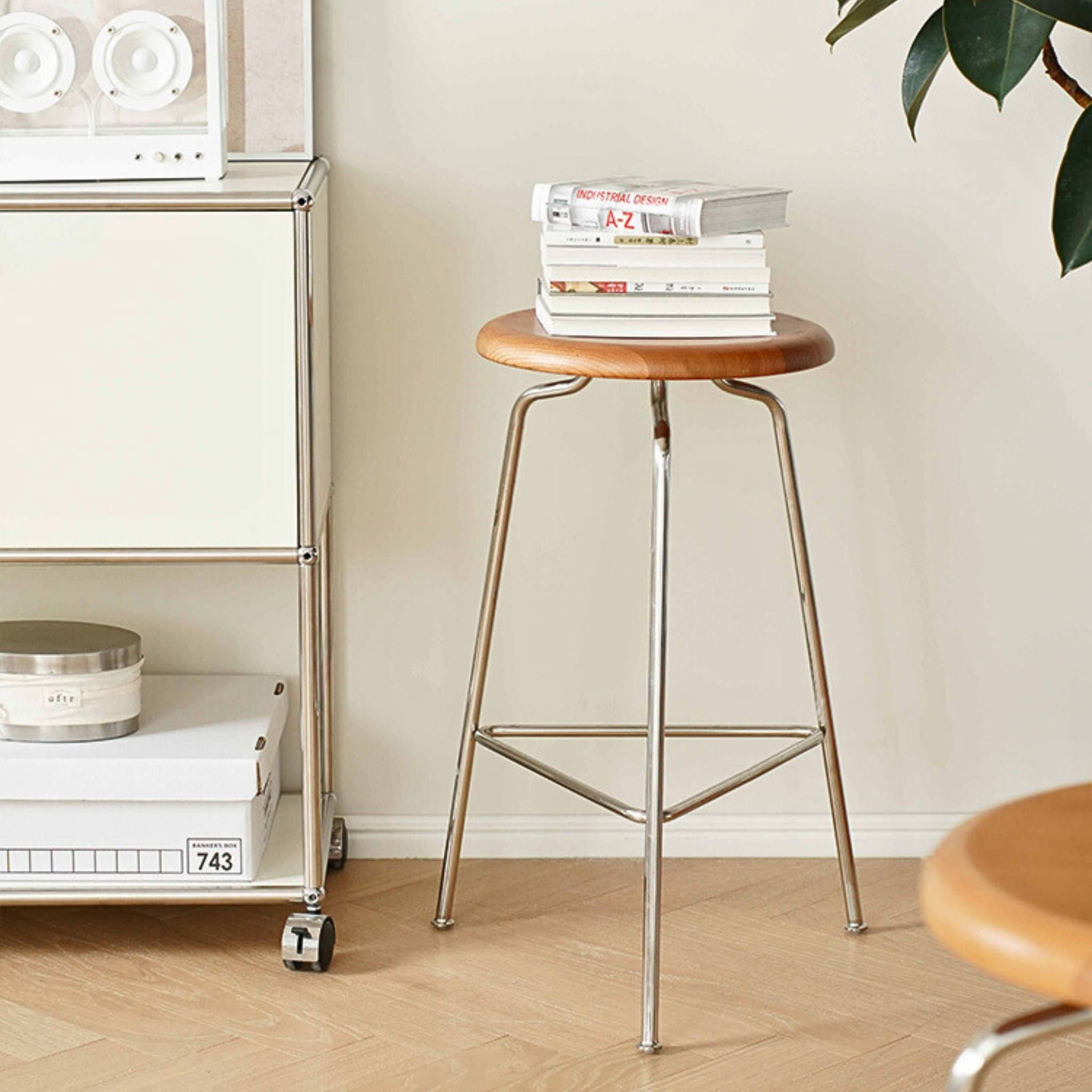 Minimal Wooden Bar Stool - The Feelter