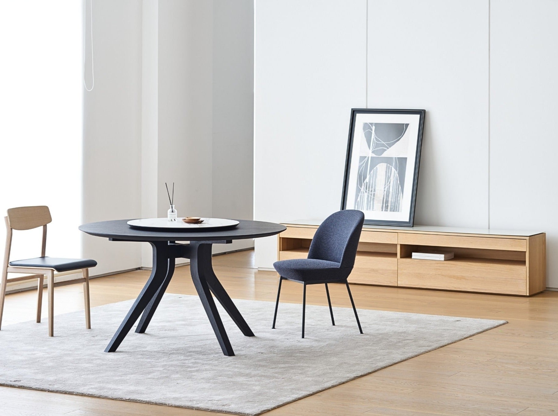 Teramo Circular Dining Table - The Feelter