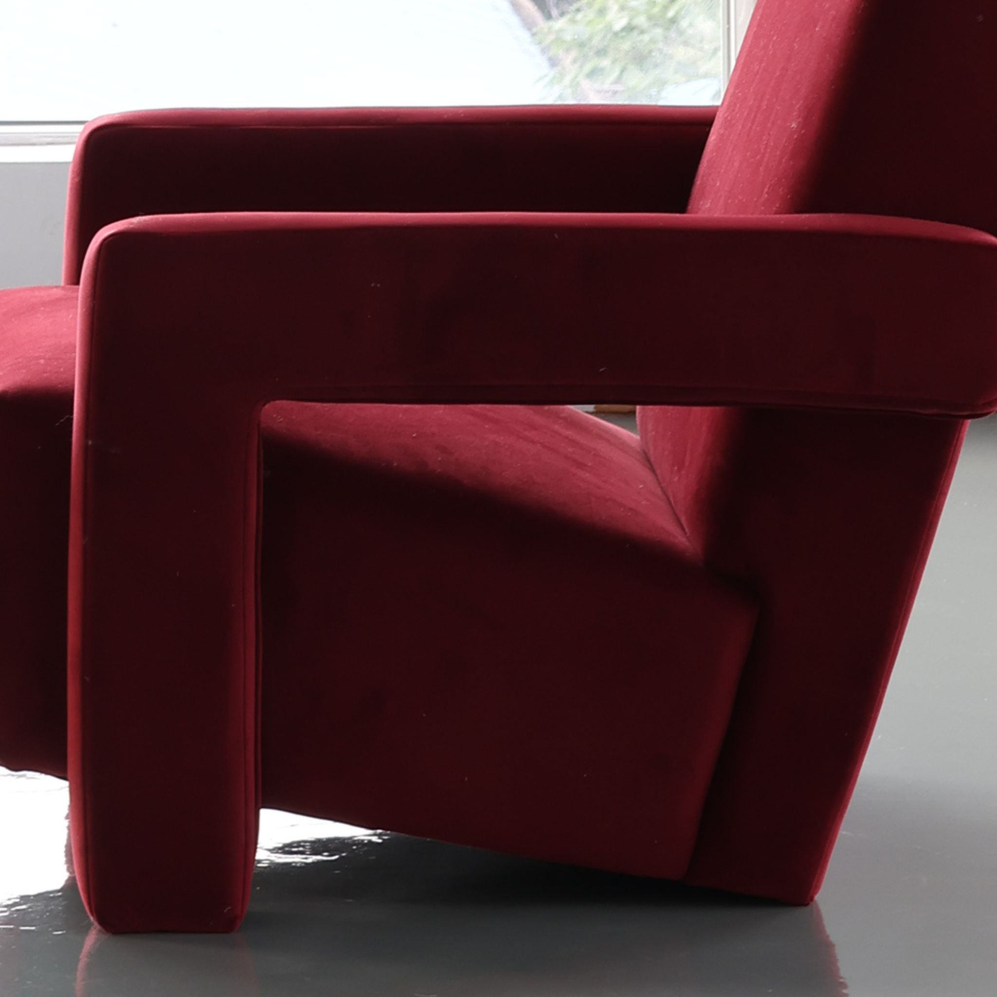 Utrecht Chair Replica - The Feelter