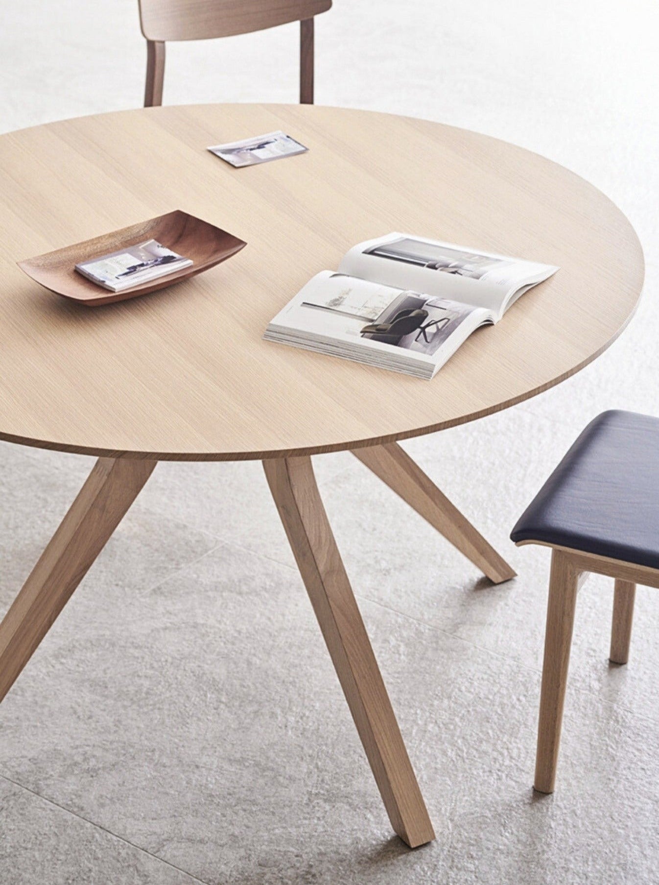 Teramo Circular Dining Table - The Feelter