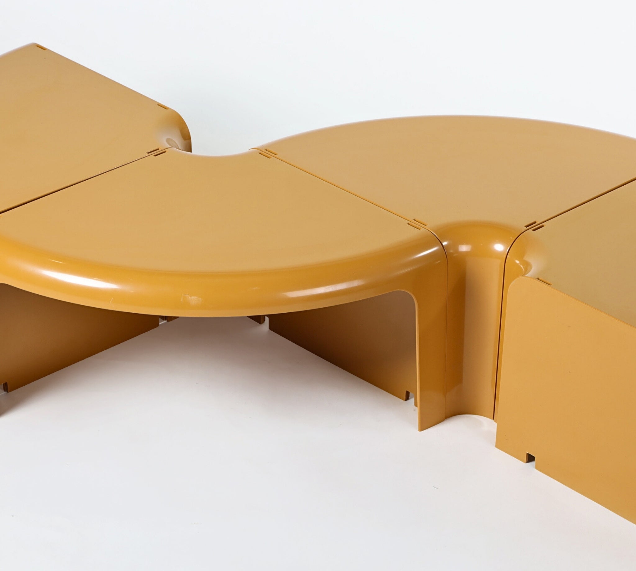 4 Piece Modular Plastic Table | The Feelter