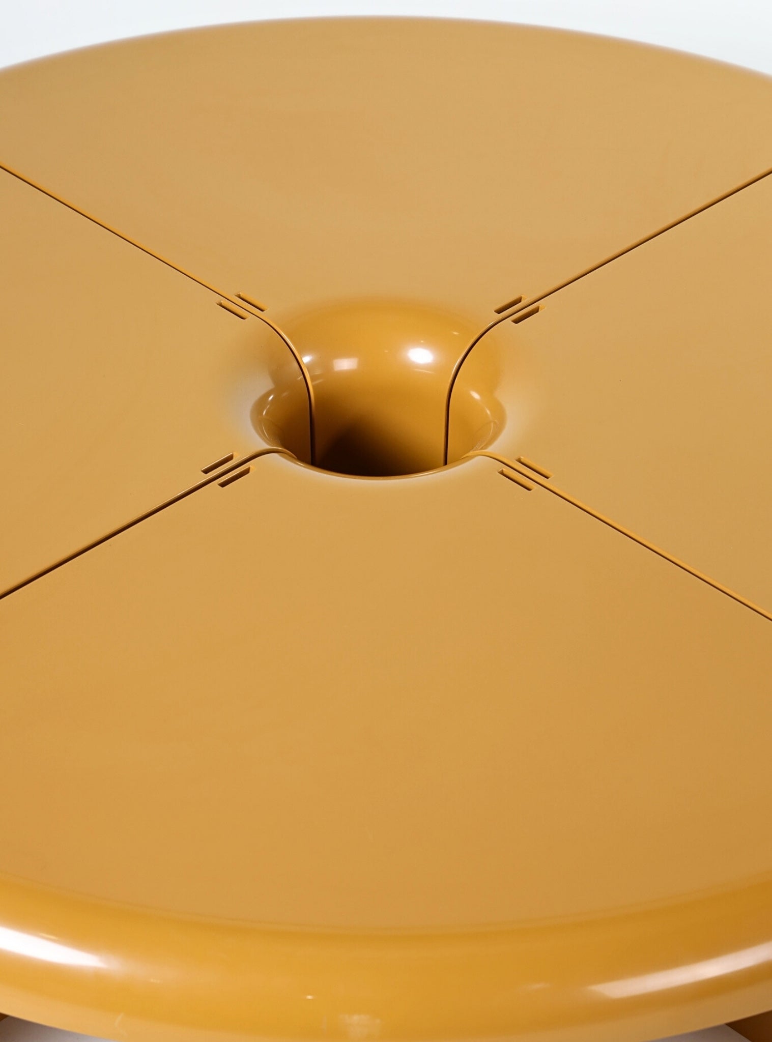 4 Piece Modular Plastic Table | The Feelter