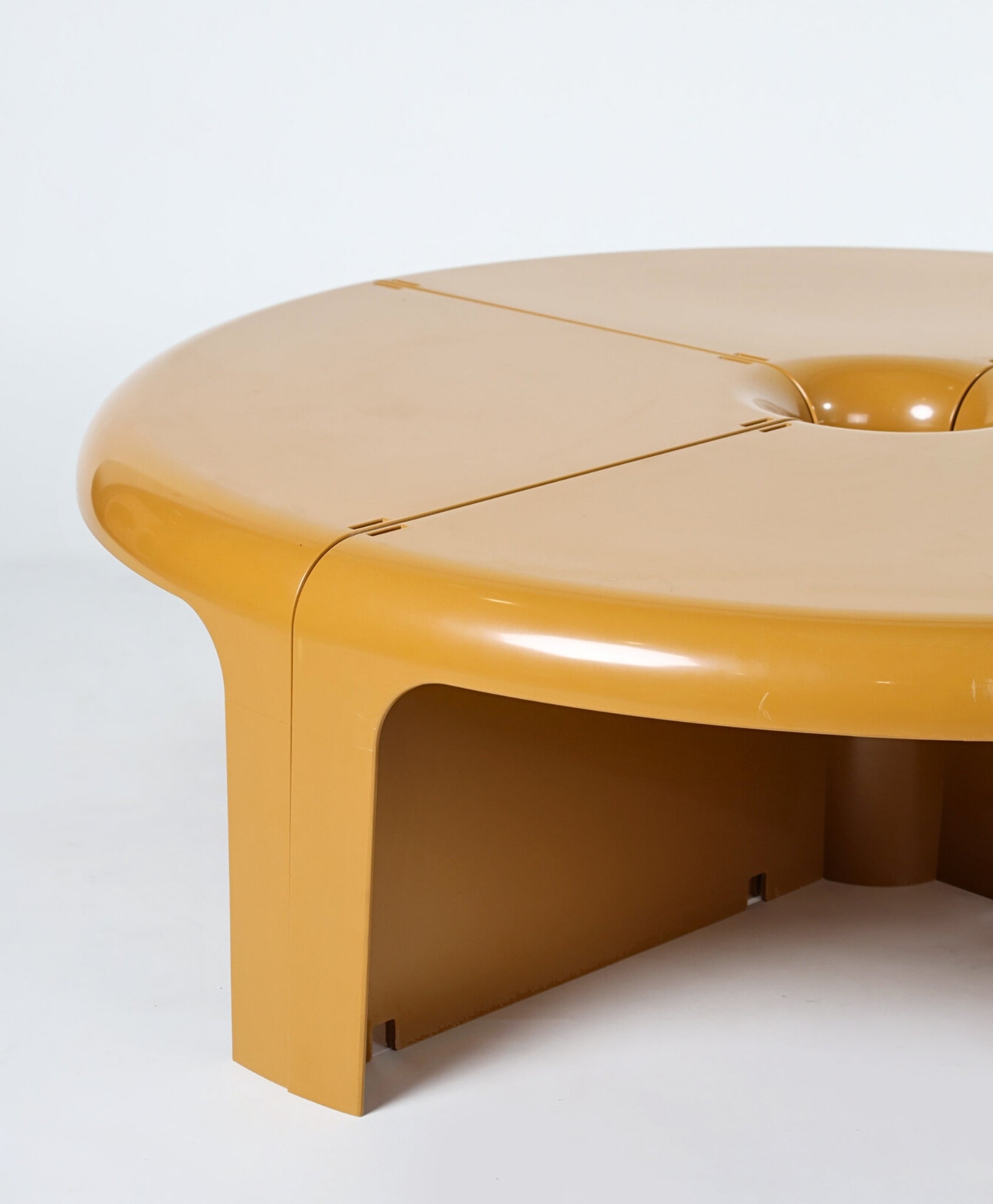 4 Piece Modular Plastic Table | The Feelter