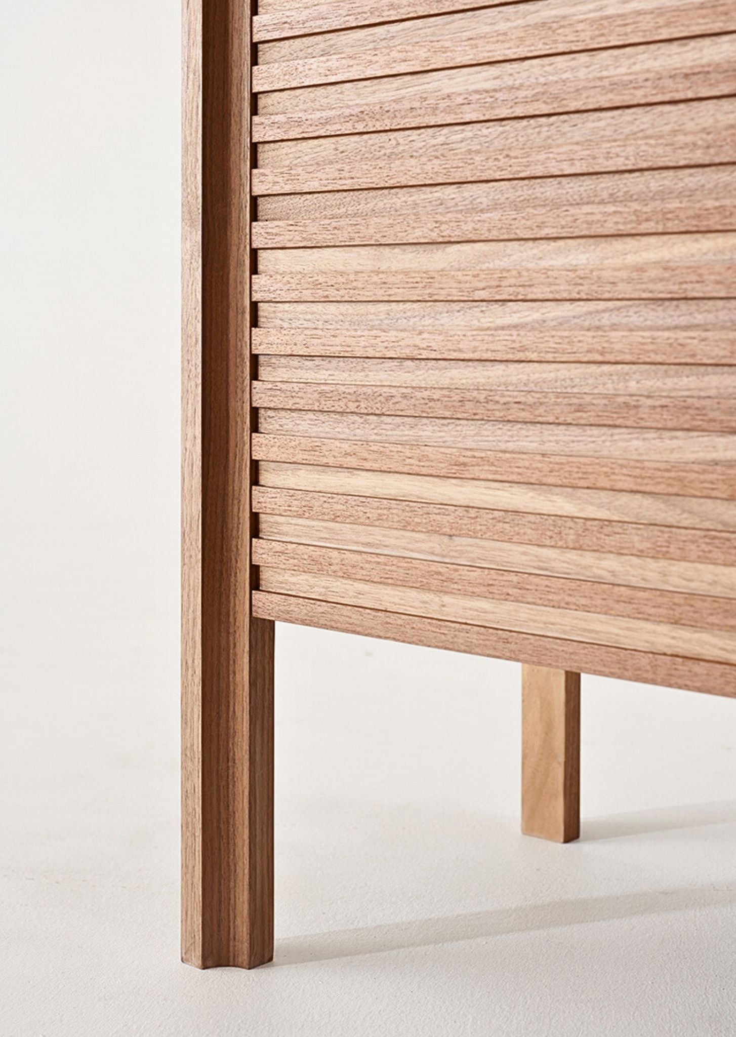 Zara Console Unit - The Feelter