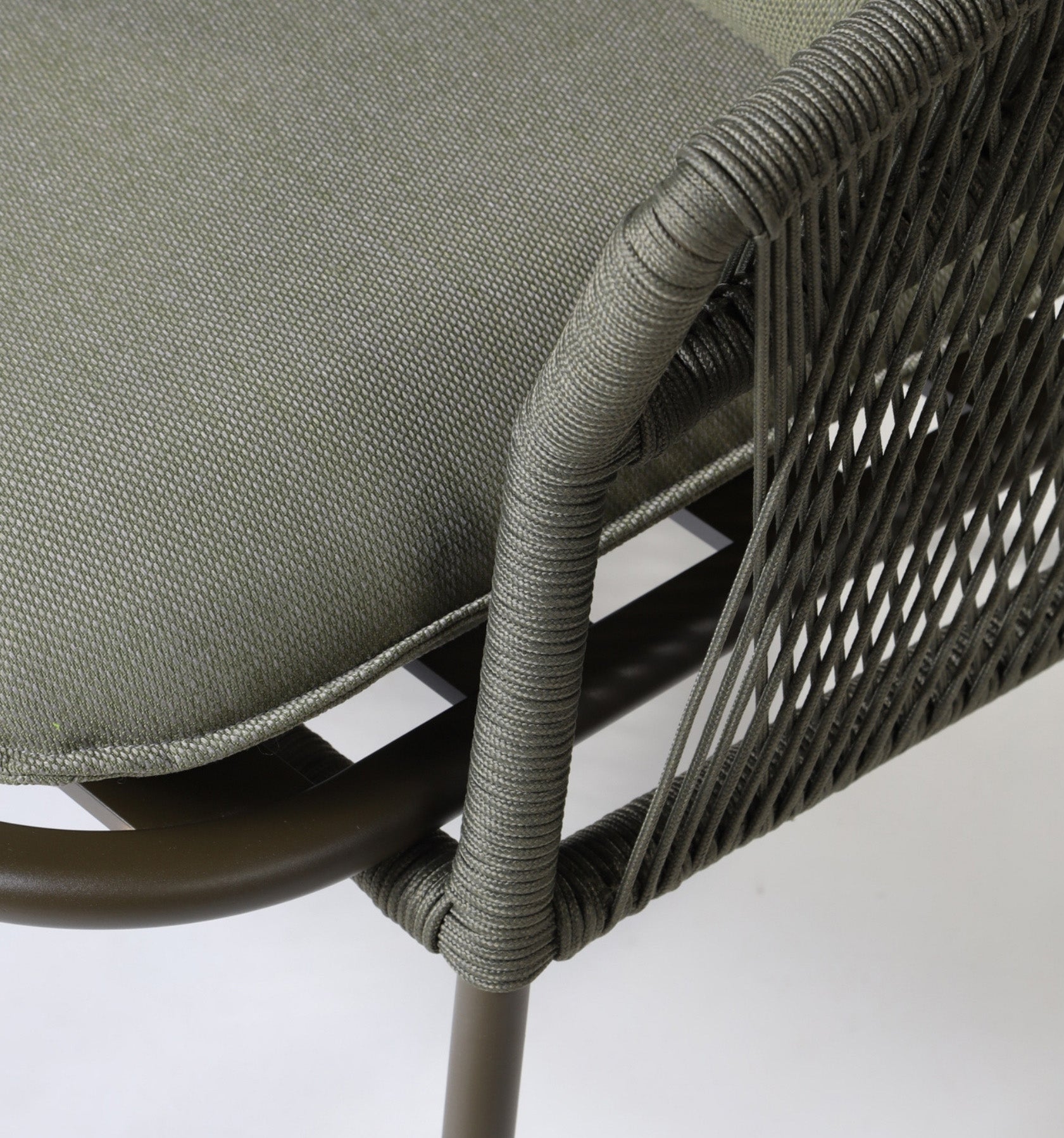 Renew Series | Outdoor Lounge Chair and Side Table | Clearance