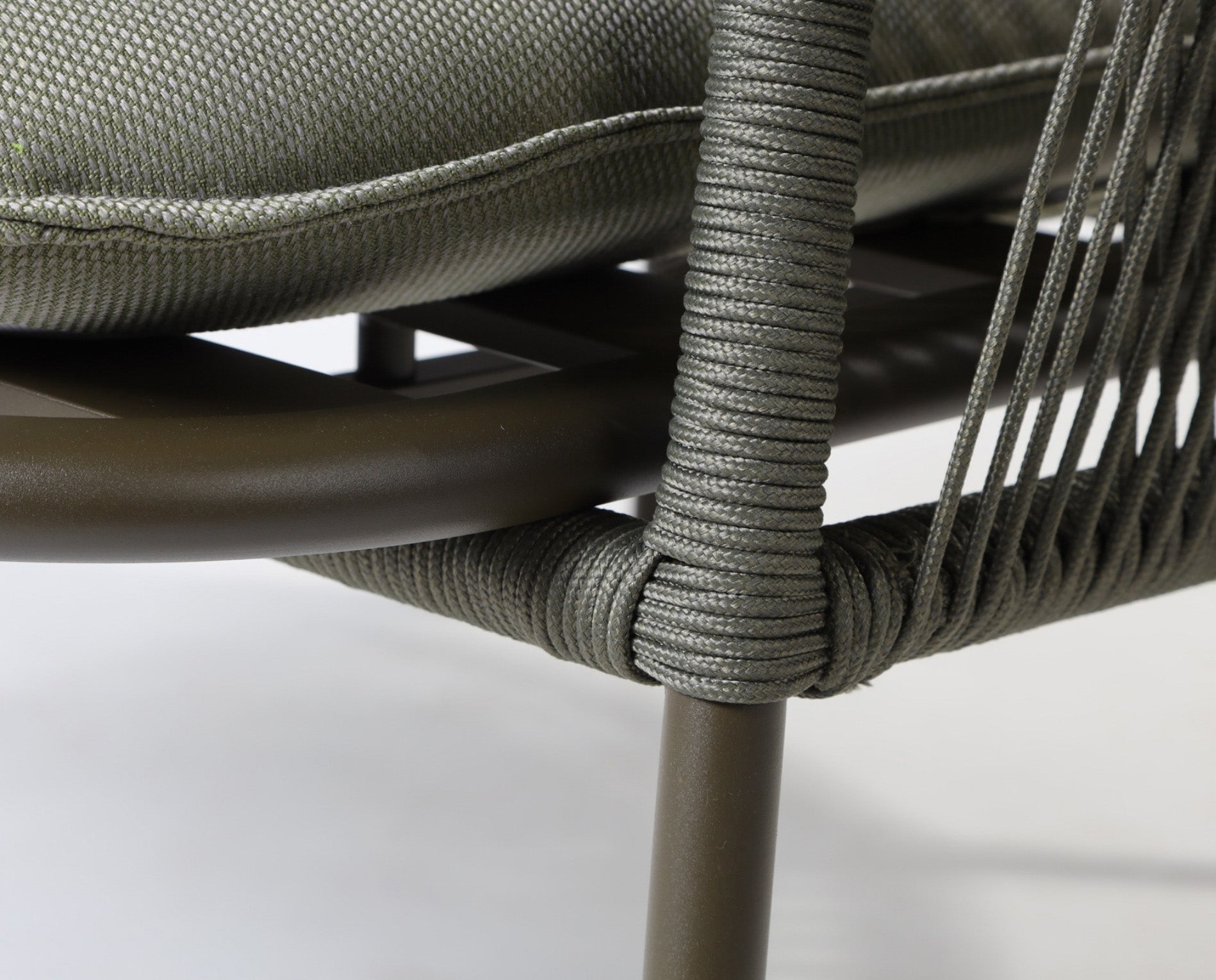 Renew Series | Outdoor Lounge Chair and Side Table | Clearance