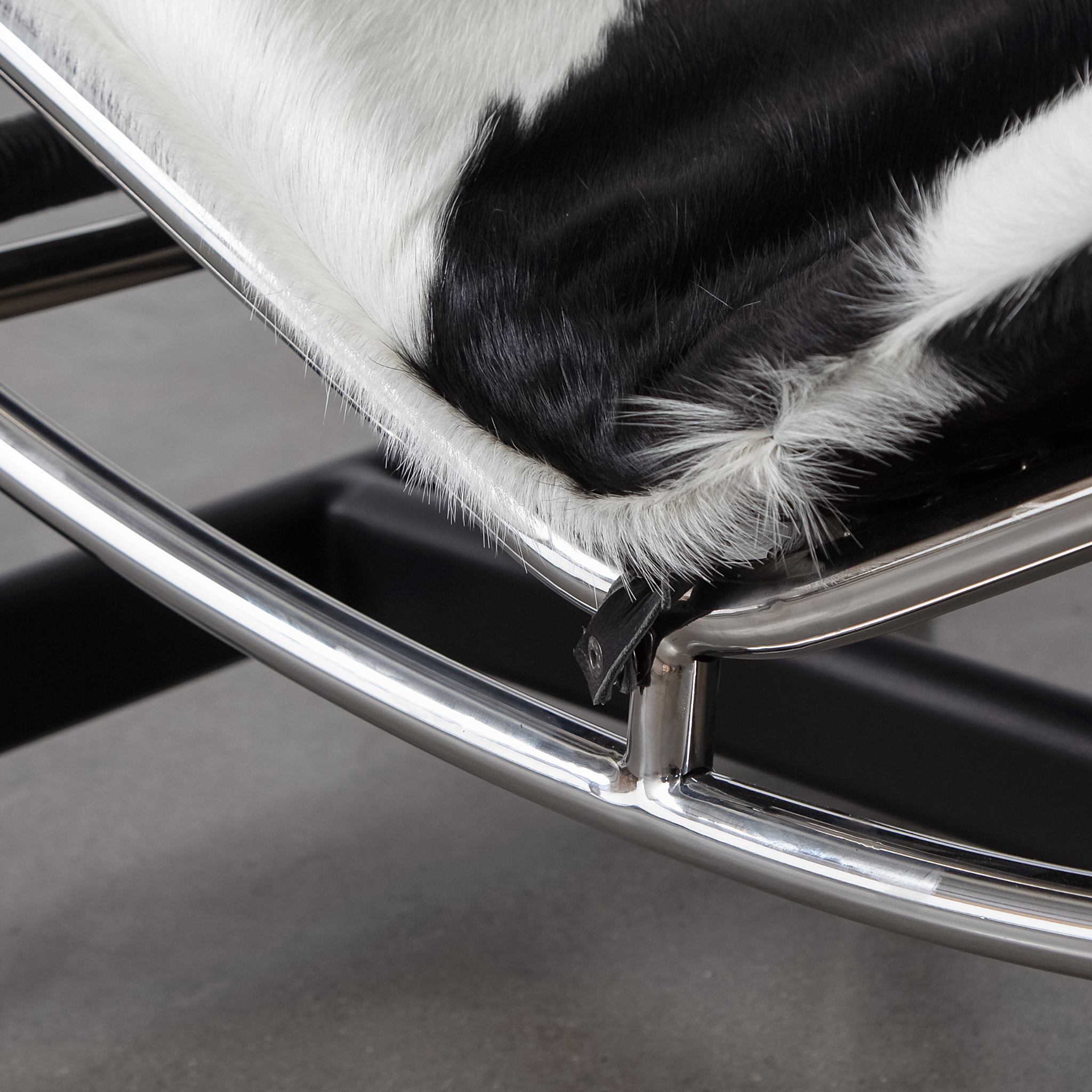 Bauhaus Cowhide Chaise Lounge