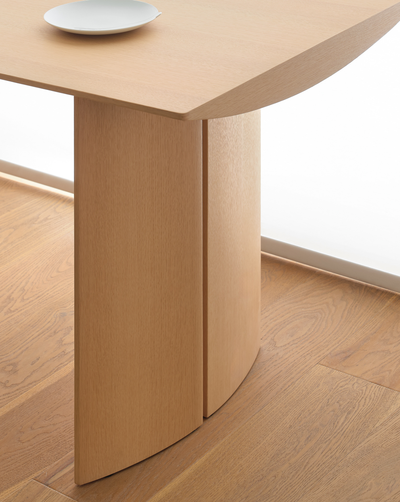 Arcline Dining Table