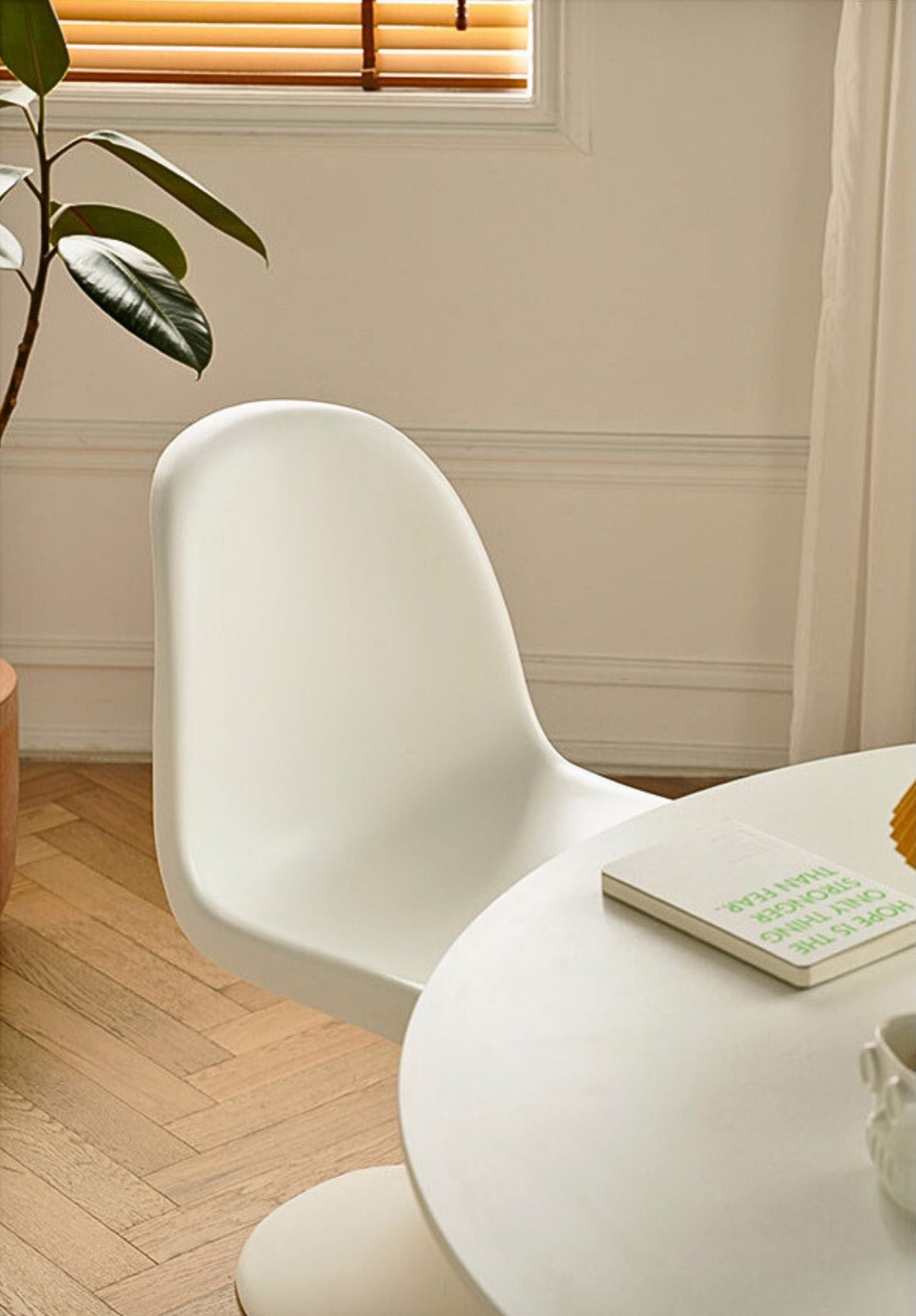 Splice Plastic Chair The Feelter