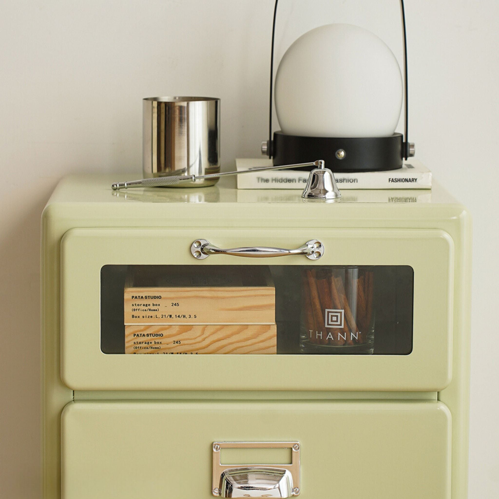 Moma Cabinet - The Feelter