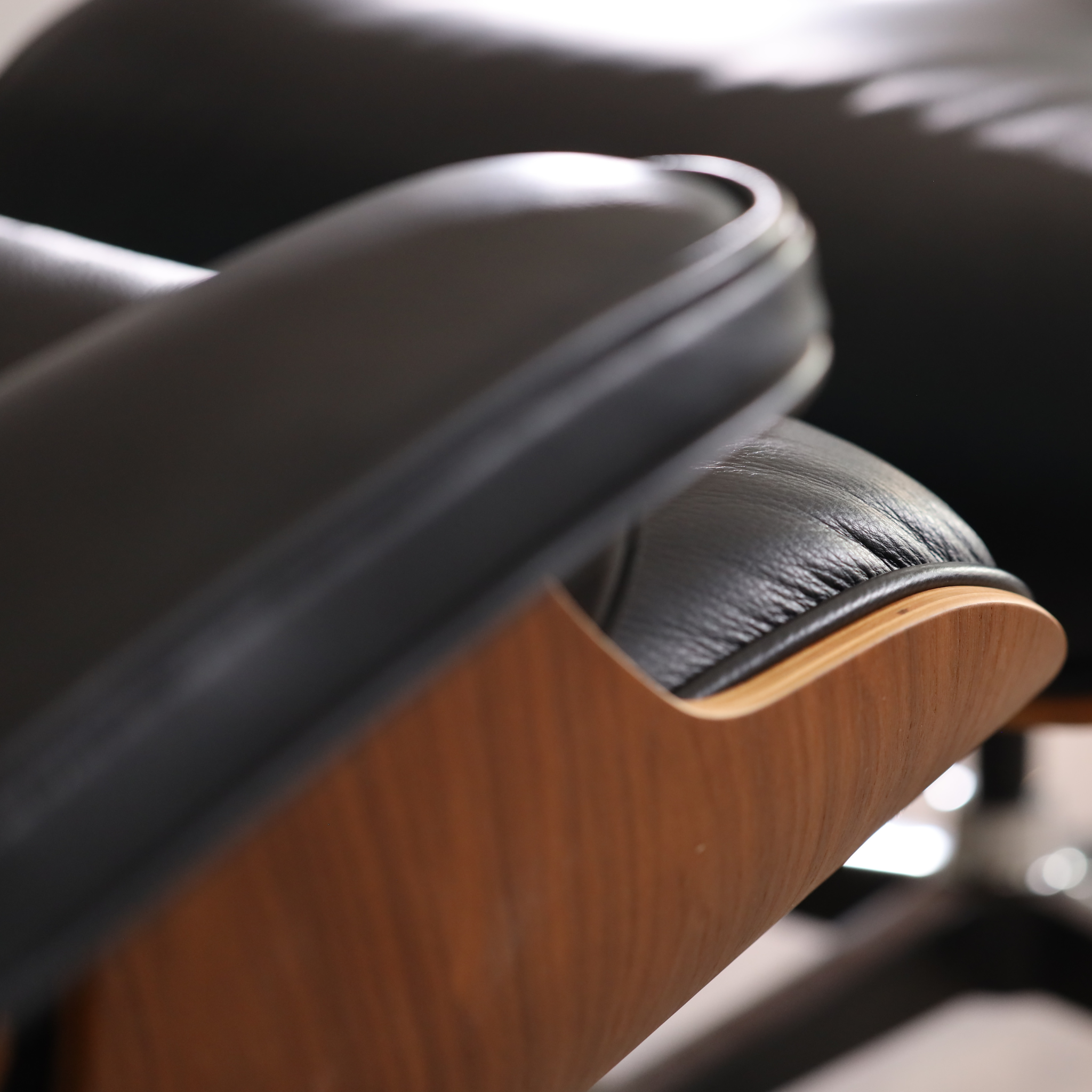 Aim Lounge Chair - The Feelter