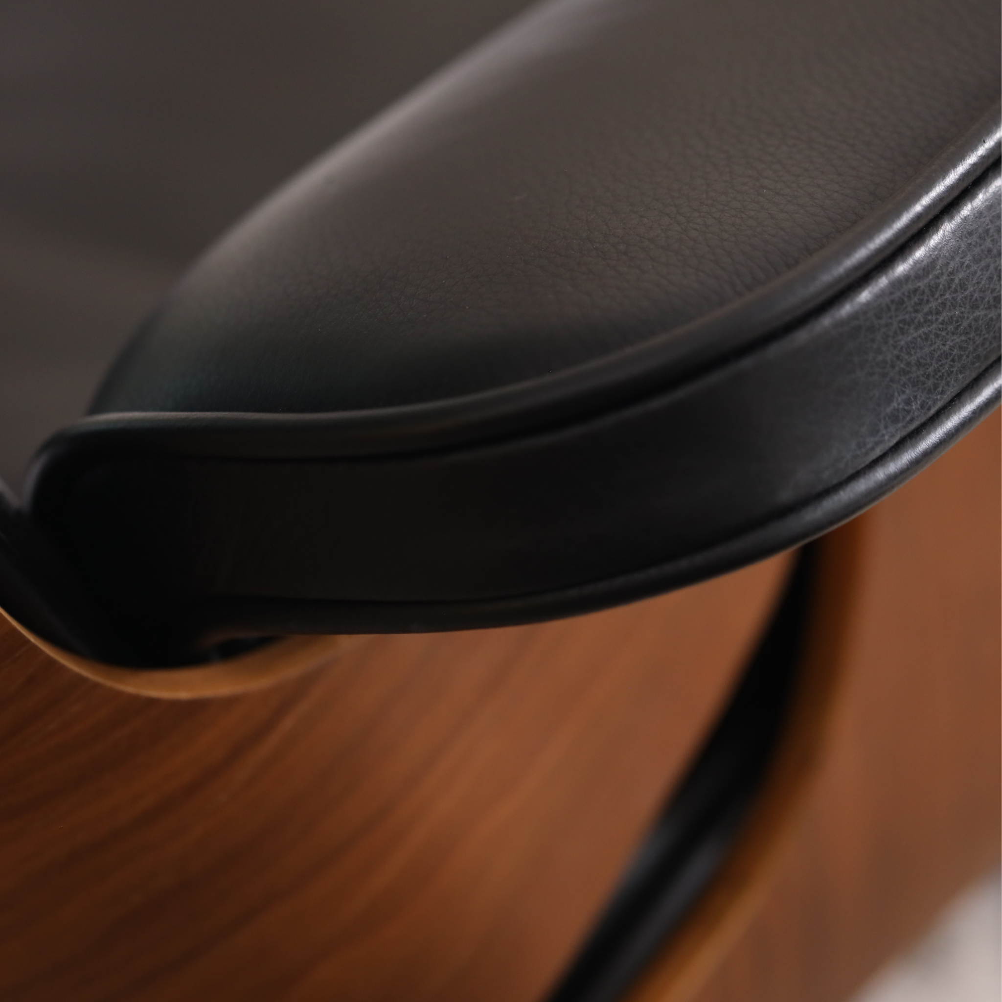 Aim Lounge Chair - The Feelter
