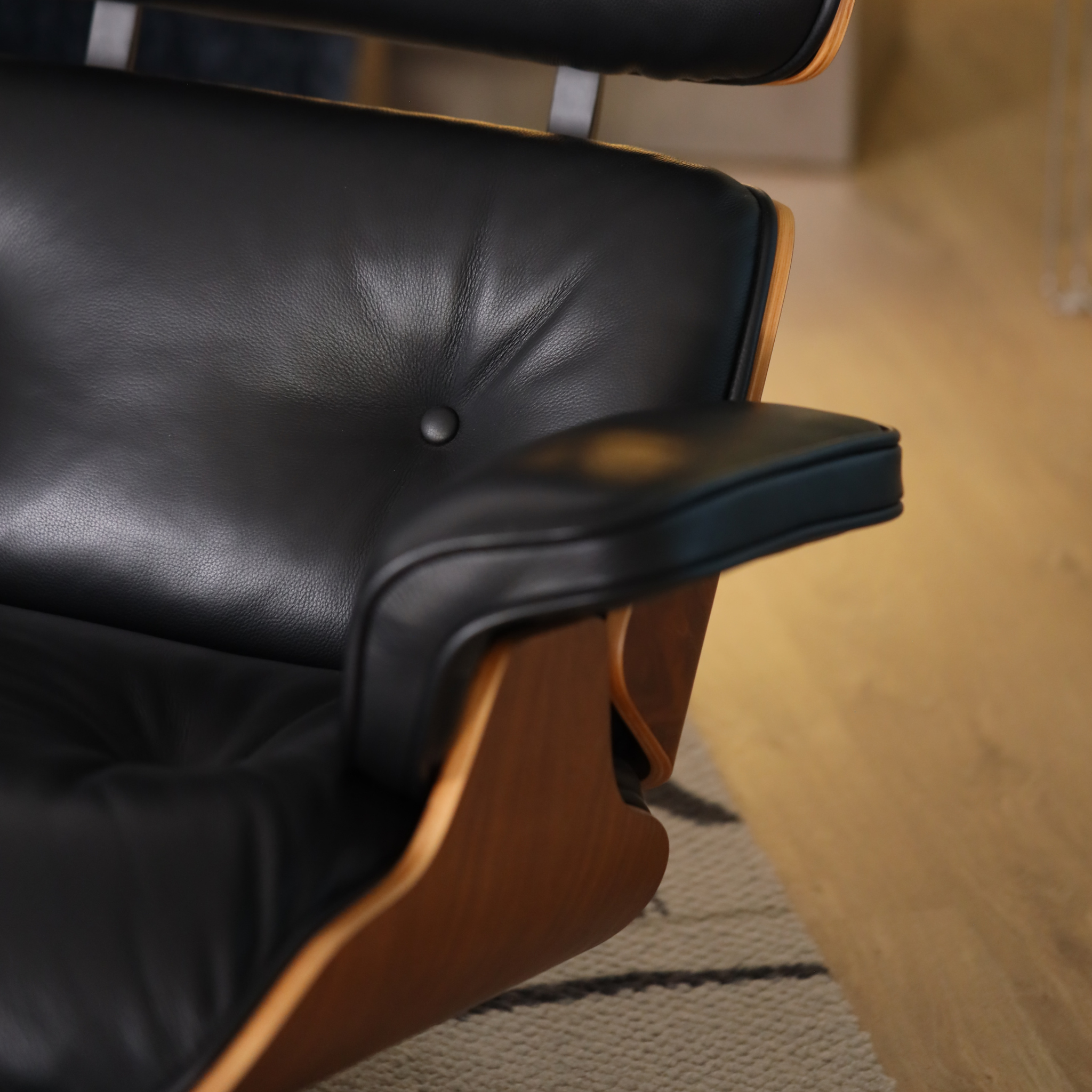 Aim Lounge Chair - The Feelter