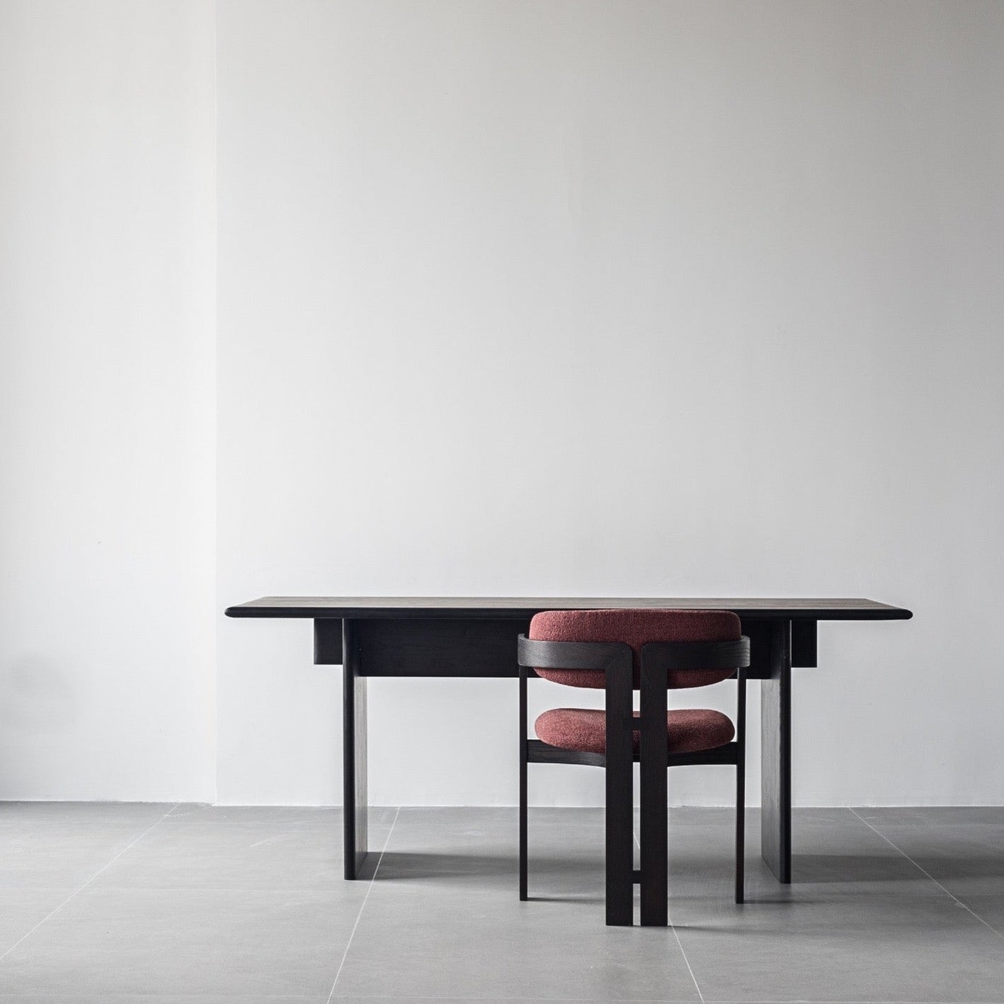 Japanese Minimalist Dining Table - The Feelter