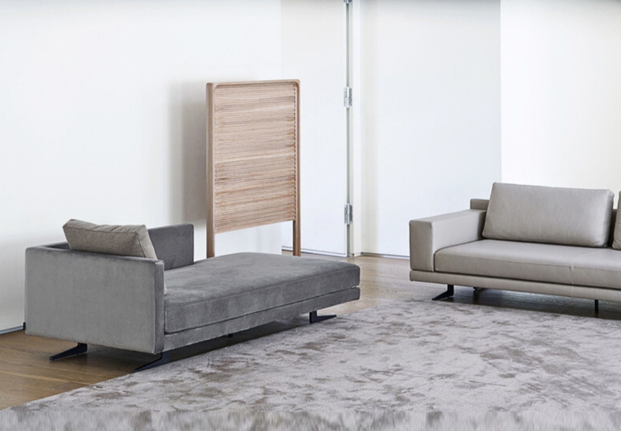 Bologna Minimalist Chaise Lounge Clearance