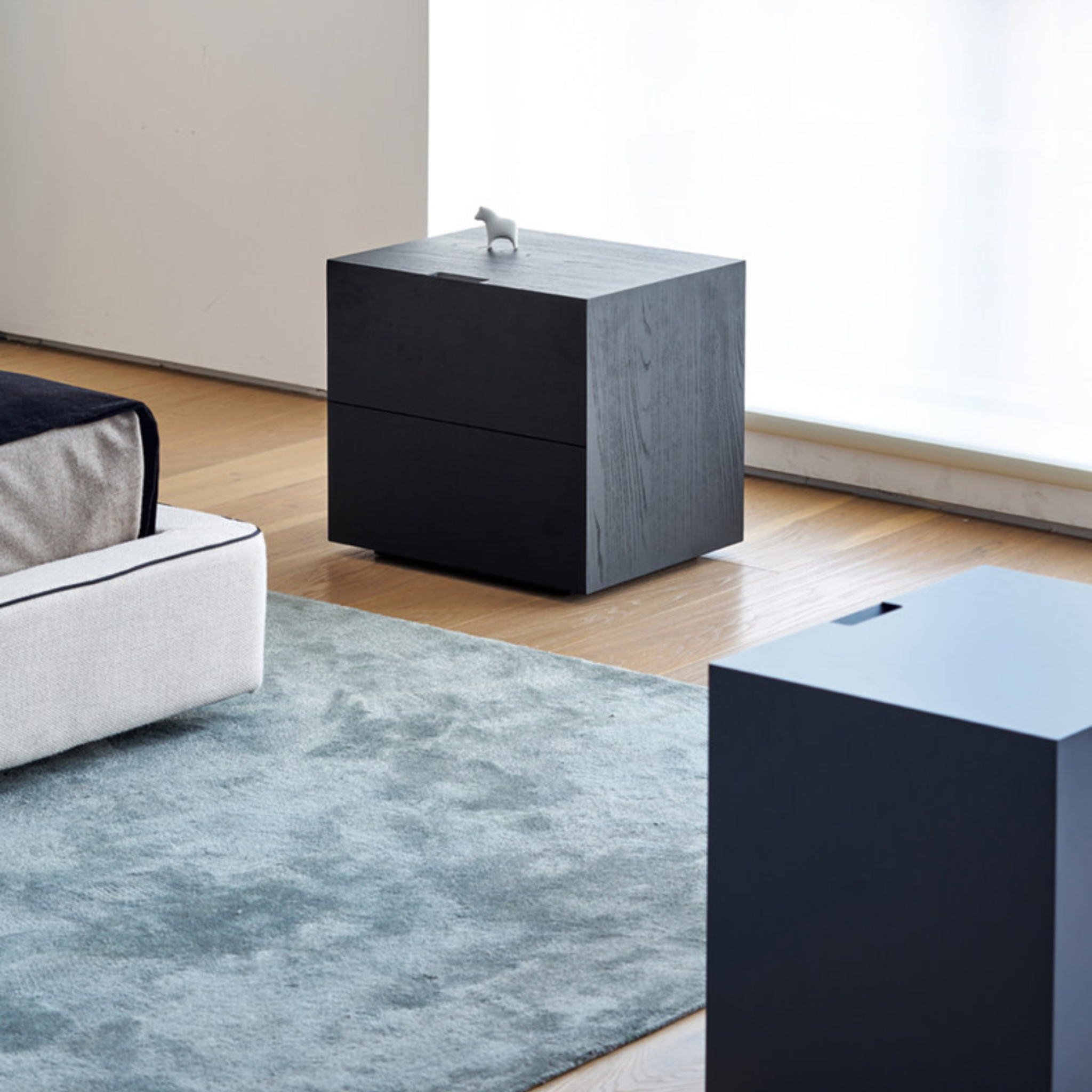 Vem Min Bedside Table - The Feelter
