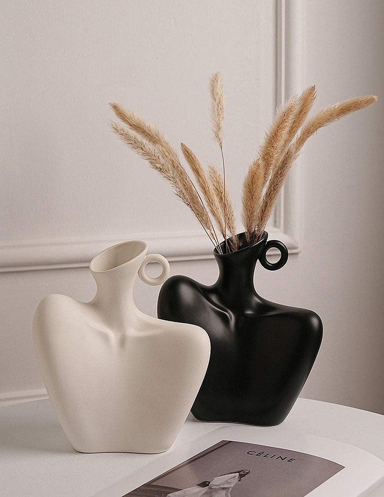 Ceramic Vase | Glossy Black Collarbones - The Feelter