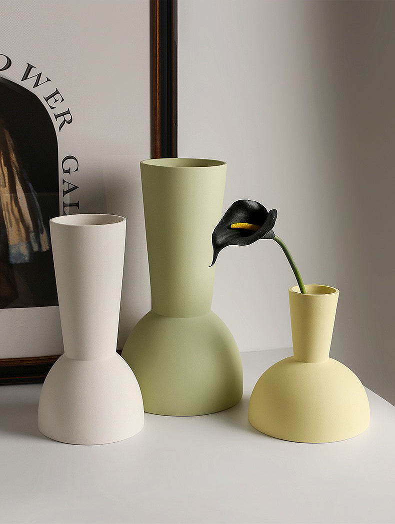 Ceramic Vase | Cream Bulb - The Feelter