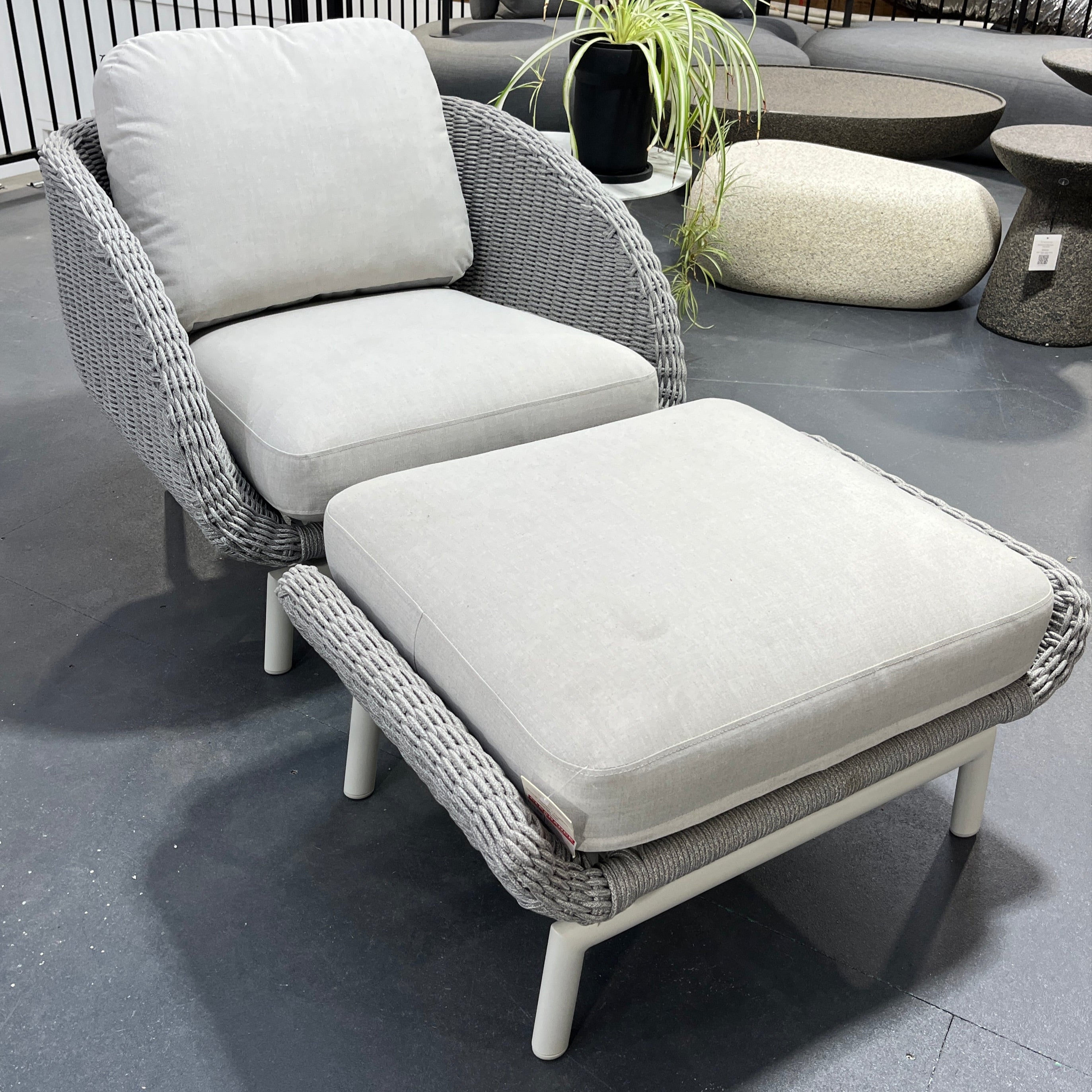 Scoop Series | Outdoor Lounge Set | Clearance