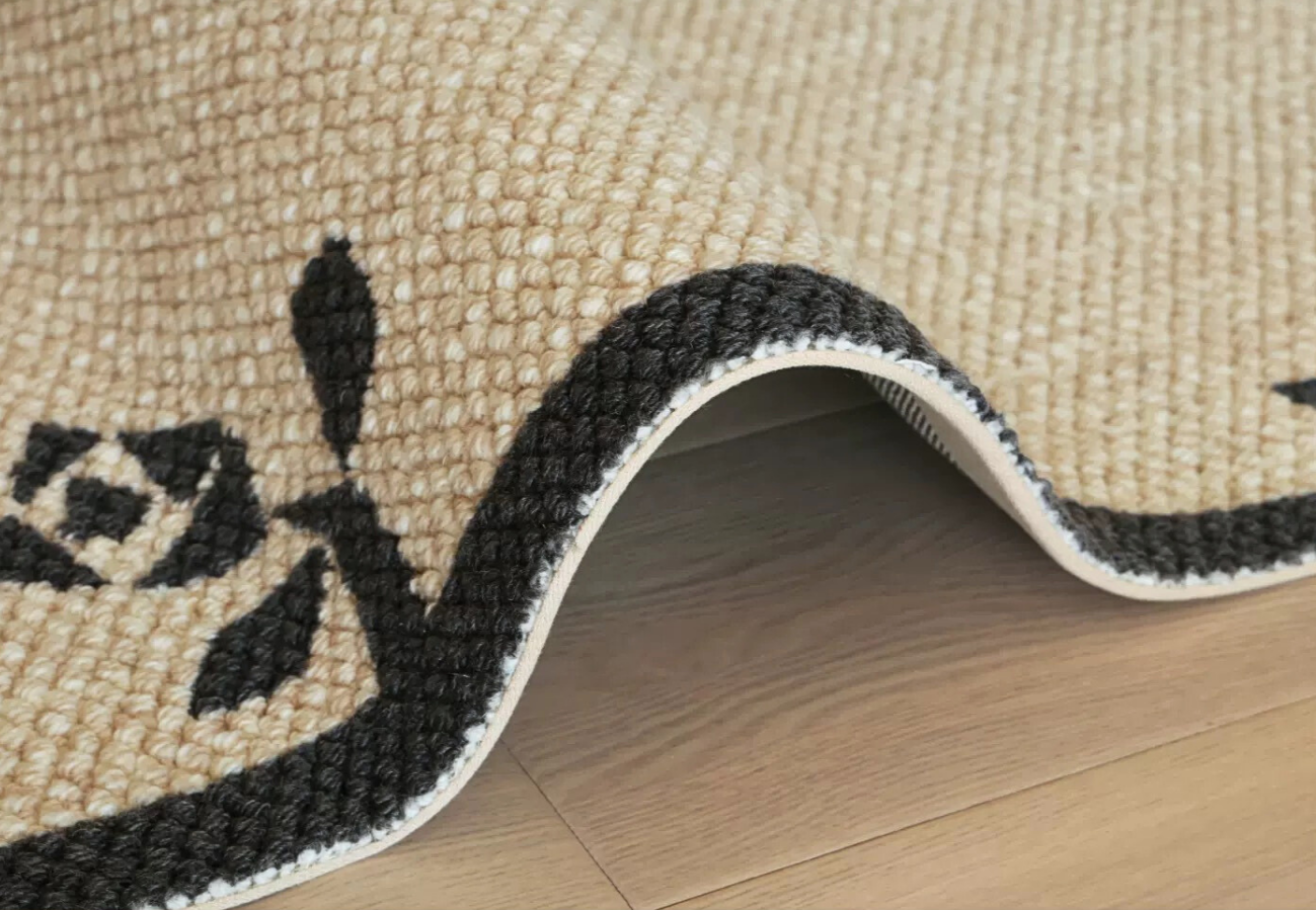 The Feelter Rose Border Wool Rug