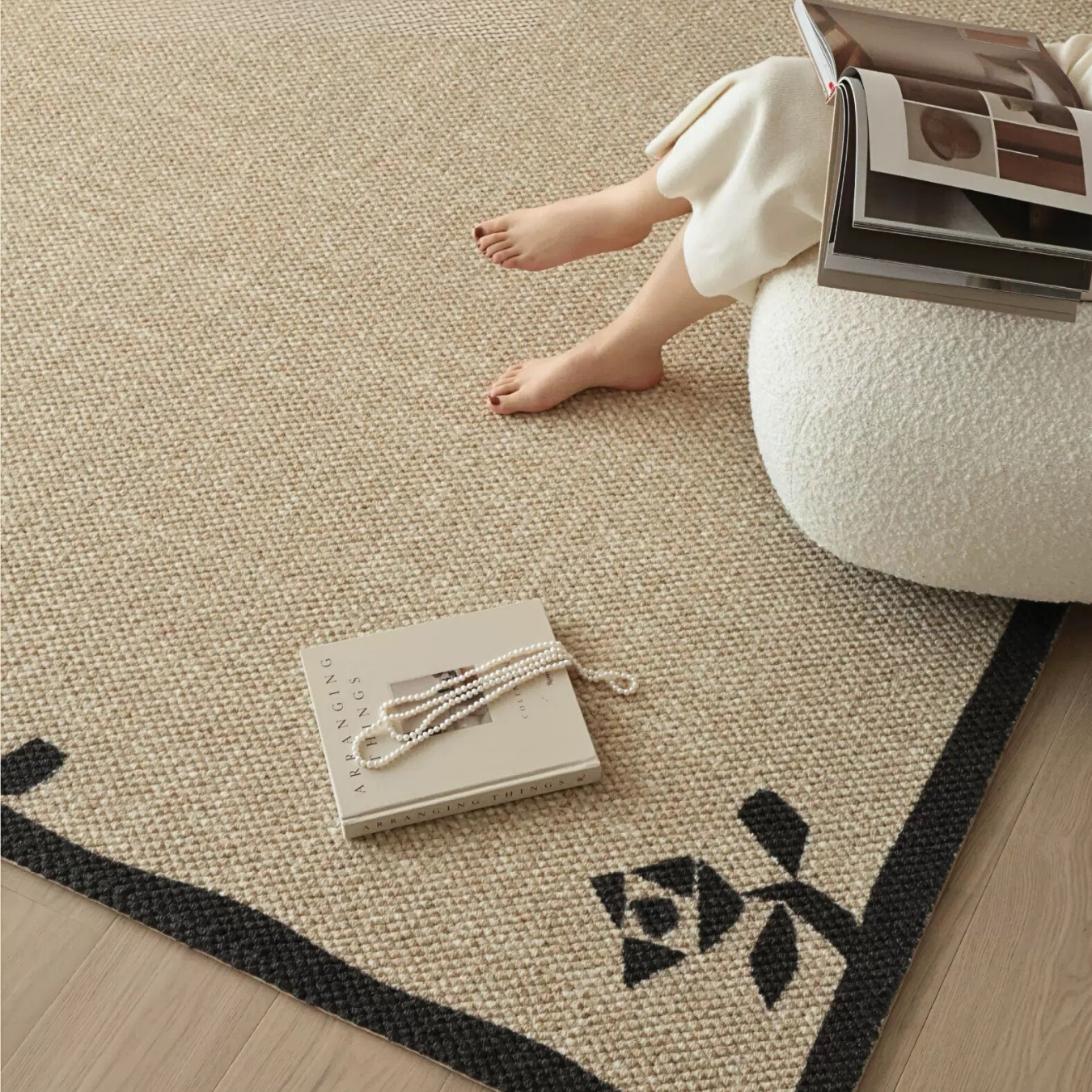 The Feelter Rose Border Wool Rug