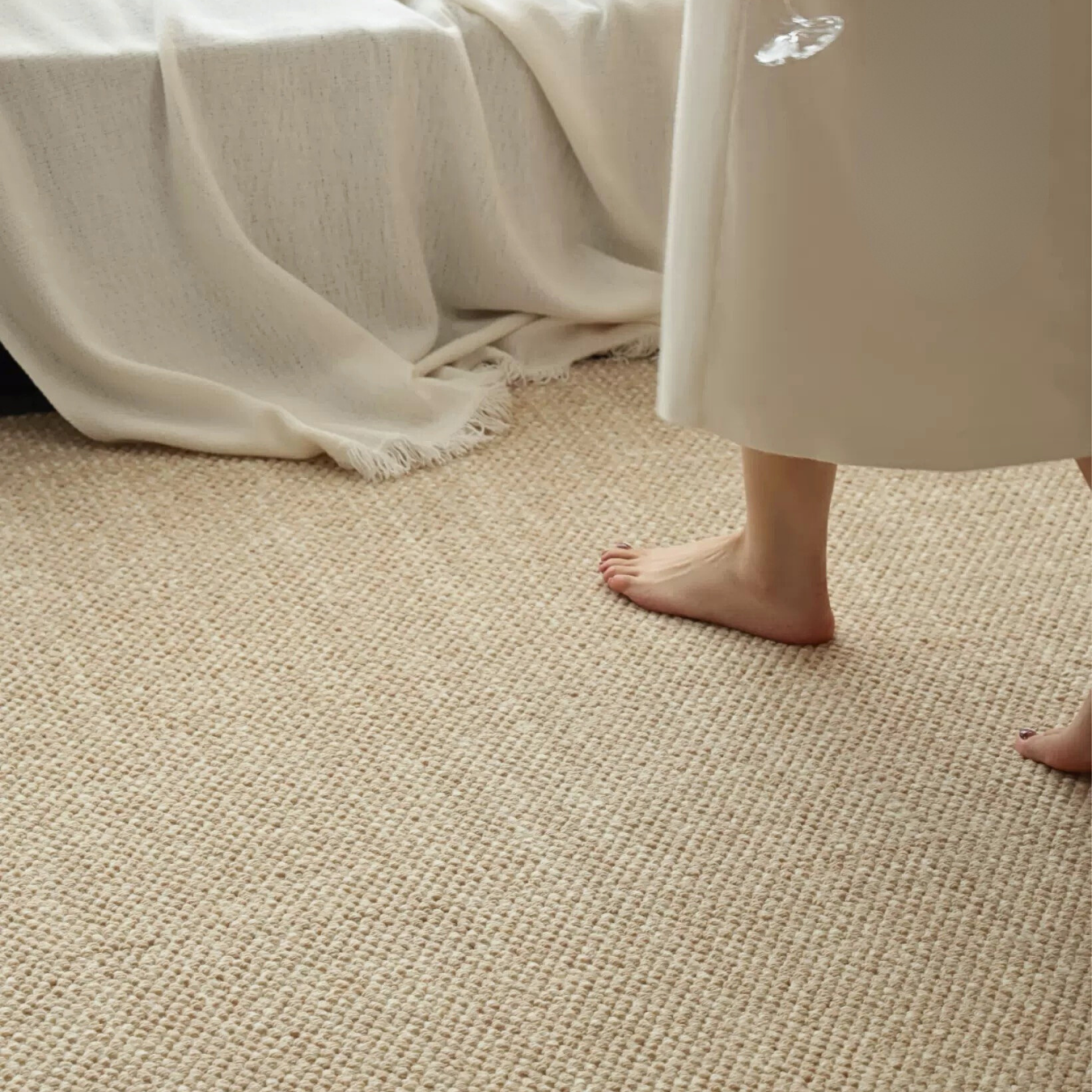 The Feelter Rose Border Wool Rug