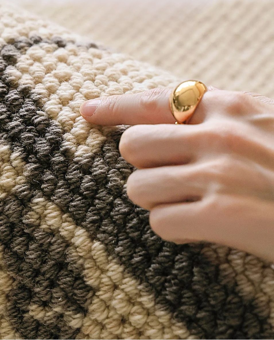 The Feelter Shadow Floral Wool Rug