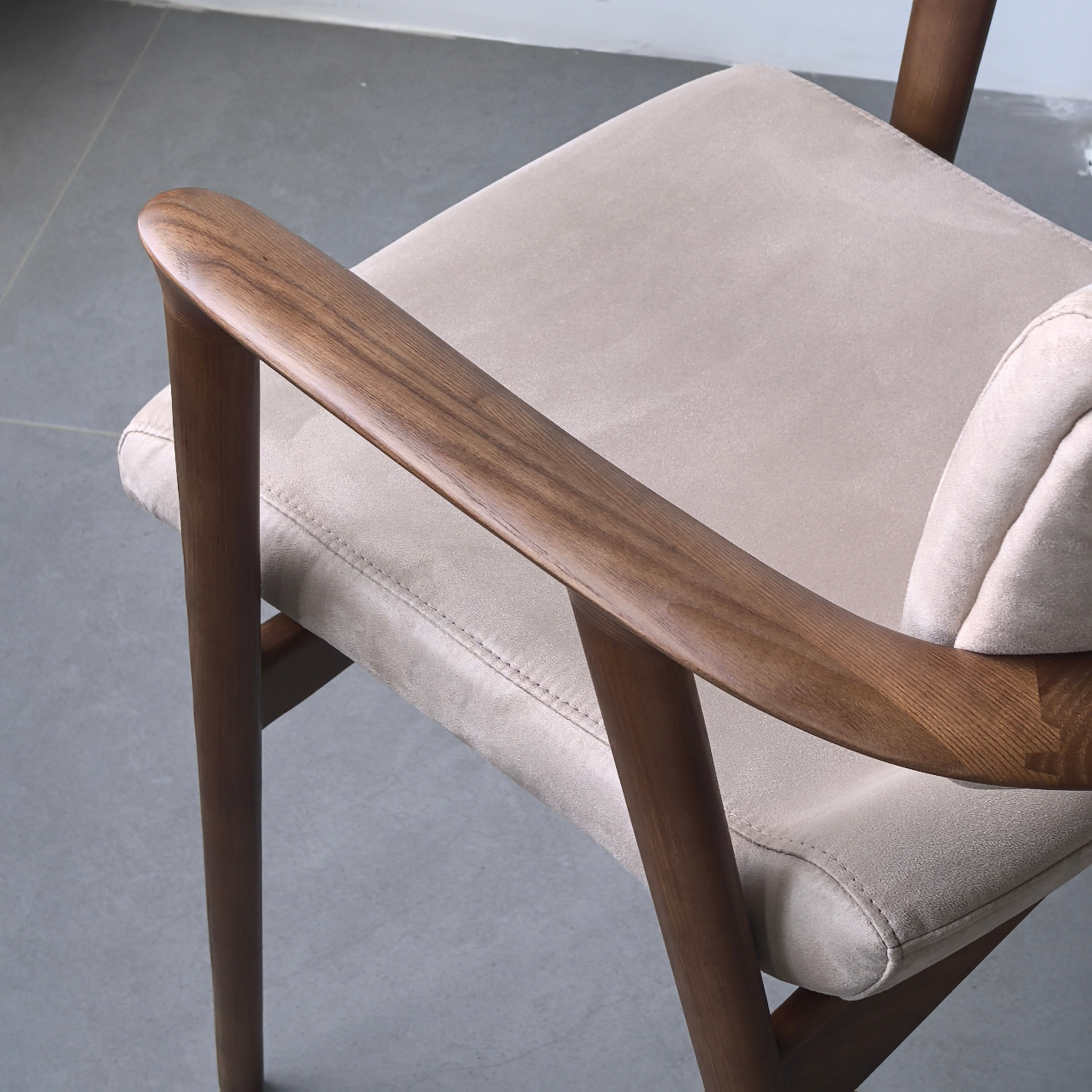 Walter Upholstered Dining Chair - The Feelter