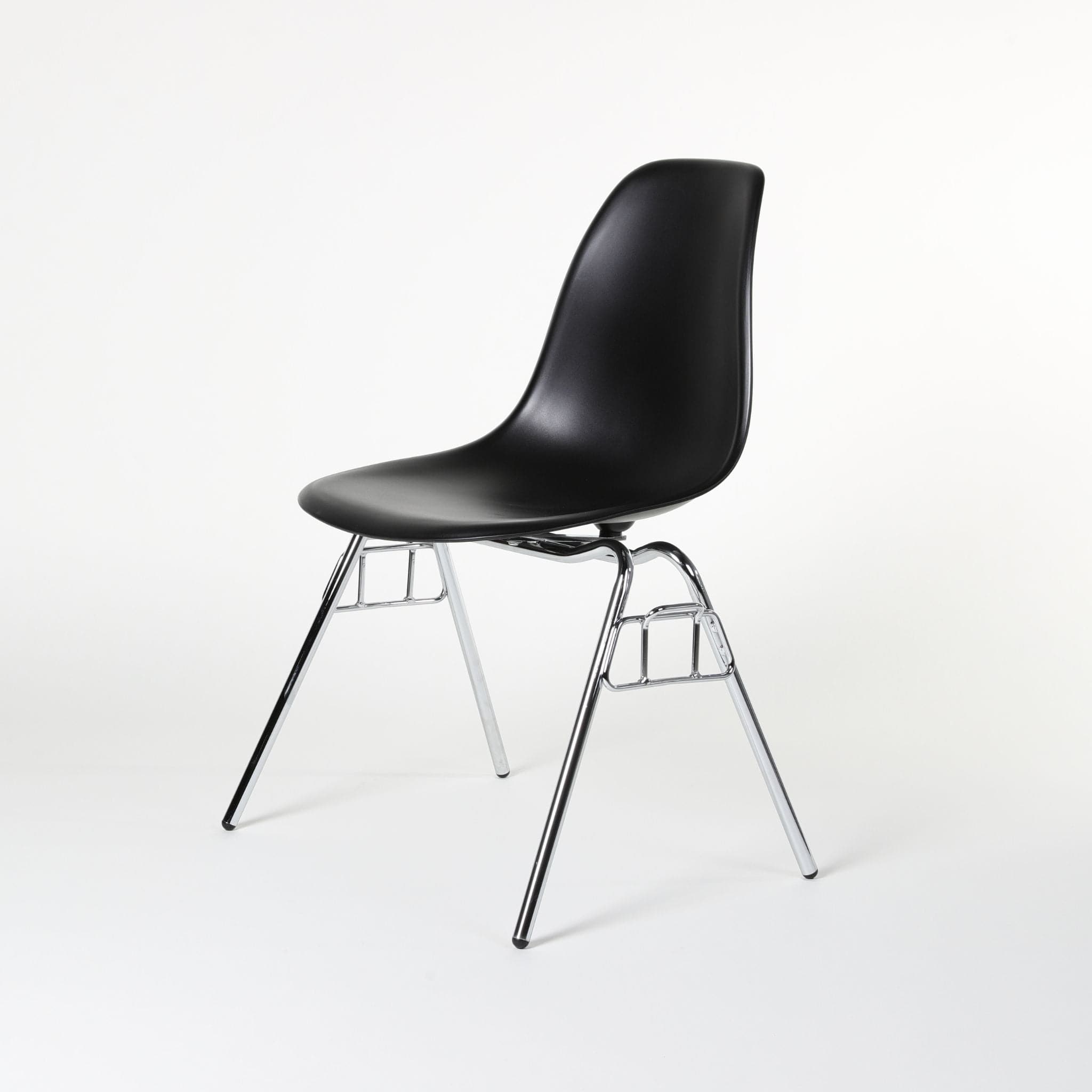 DSS Stacking Chair | Charles and Ray Eames Replica