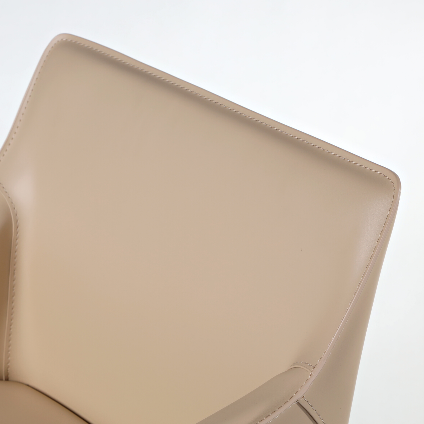 Cab 413 Dining Chair | Mario Bellini Replica - The Feelter